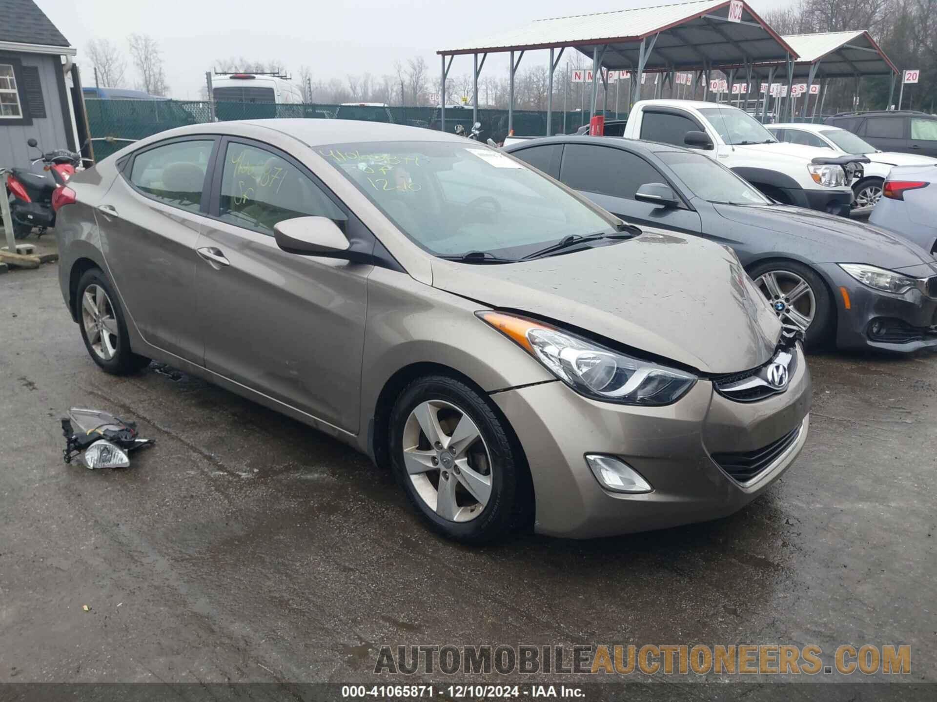 5NPDH4AE3DH279741 HYUNDAI ELANTRA 2013