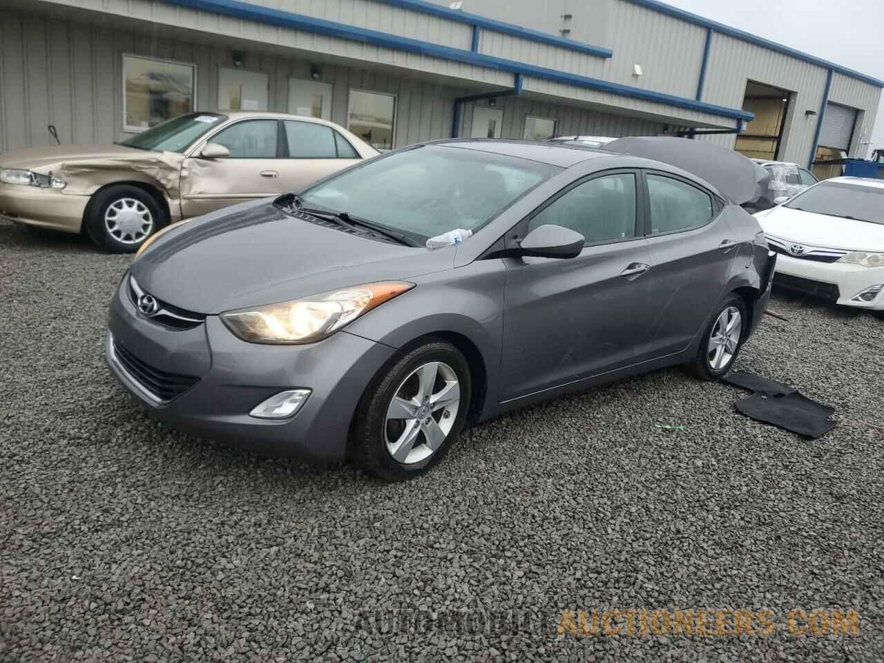 5NPDH4AE3DH280131 HYUNDAI ELANTRA 2013