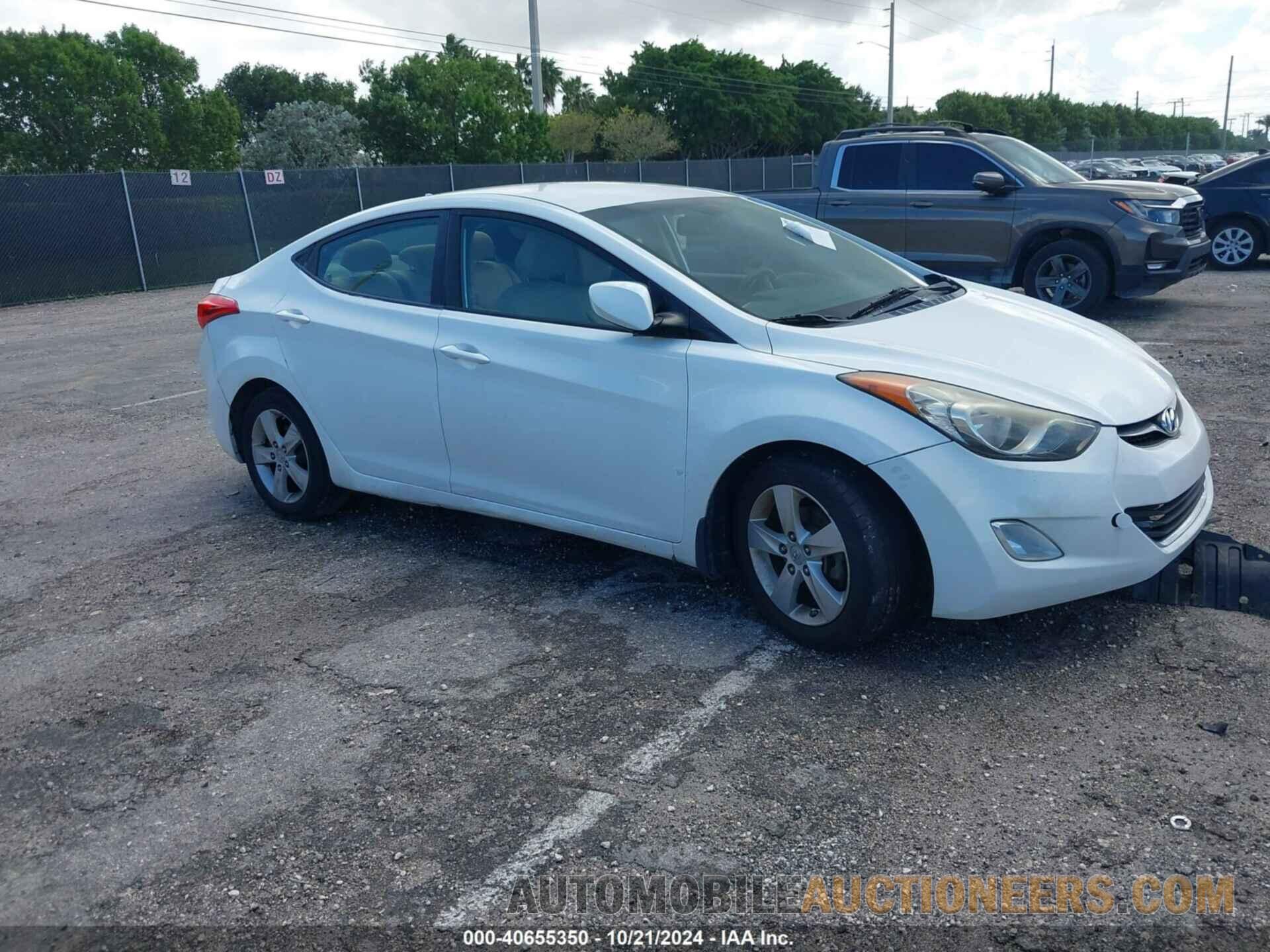 5NPDH4AE3DH284549 HYUNDAI ELANTRA 2013