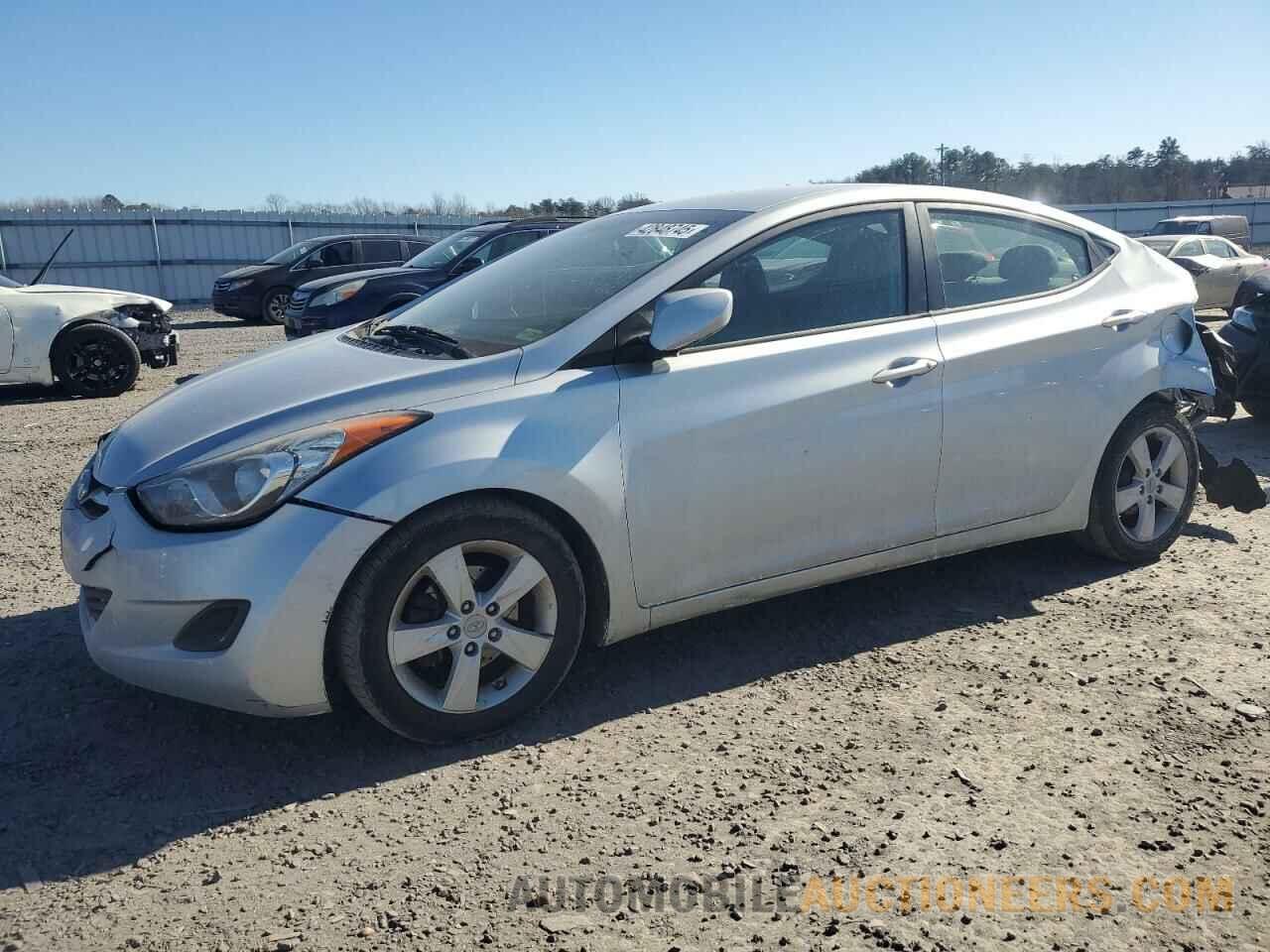 5NPDH4AE3DH317890 HYUNDAI ELANTRA 2013