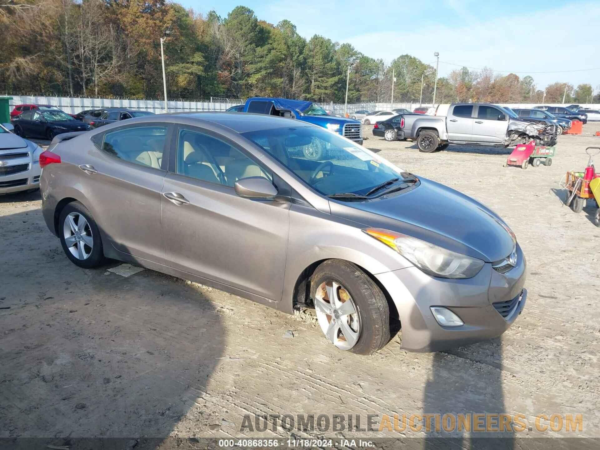 5NPDH4AE3DH328419 HYUNDAI ELANTRA 2013