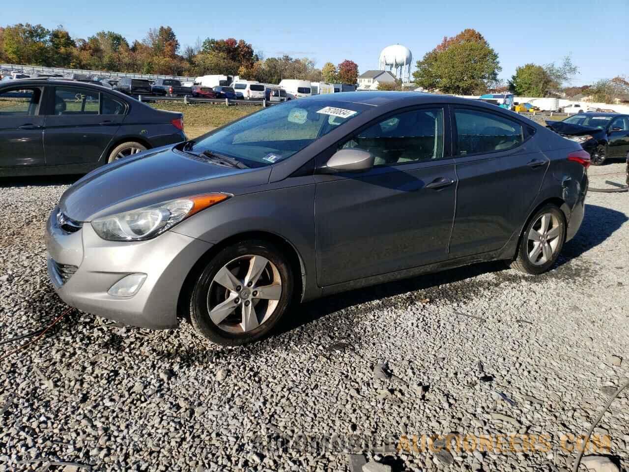 5NPDH4AE3DH355877 HYUNDAI ELANTRA 2013