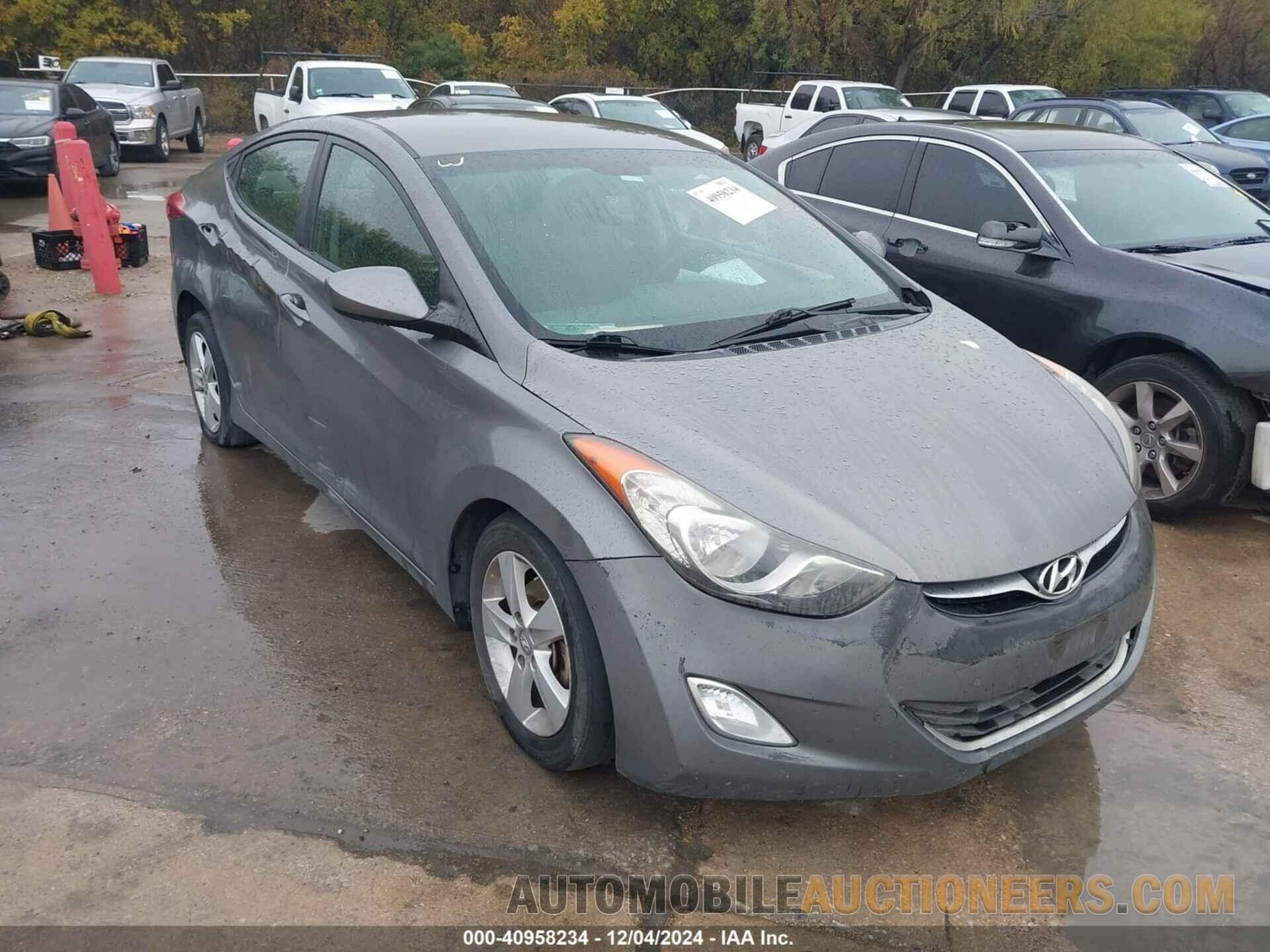 5NPDH4AE3DH376860 HYUNDAI ELANTRA 2013