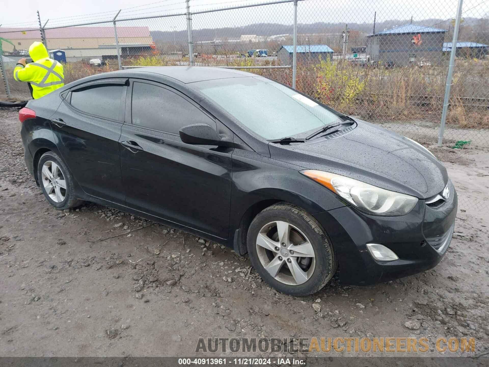 5NPDH4AE3DH406553 HYUNDAI ELANTRA 2013