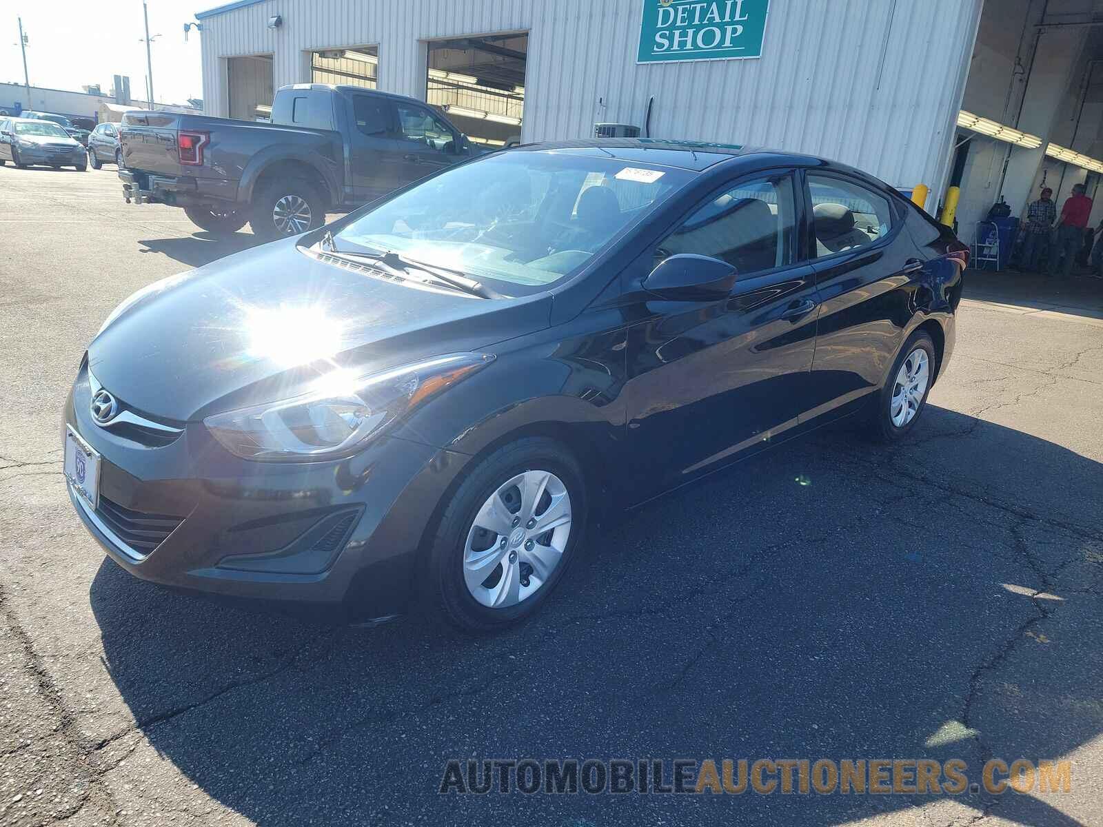 5NPDH4AE3GH674569 Hyundai Elantra 2016