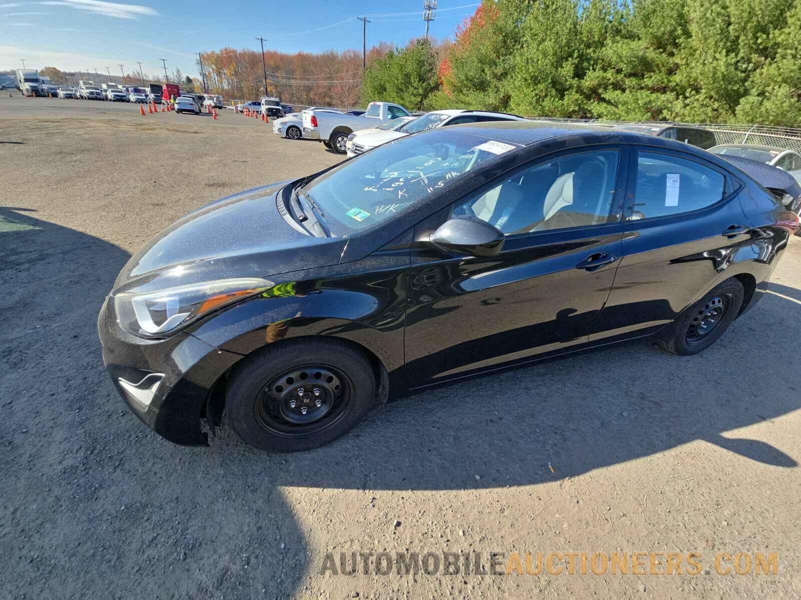 5NPDH4AE3GH716562 Hyundai Elantra SE 2016