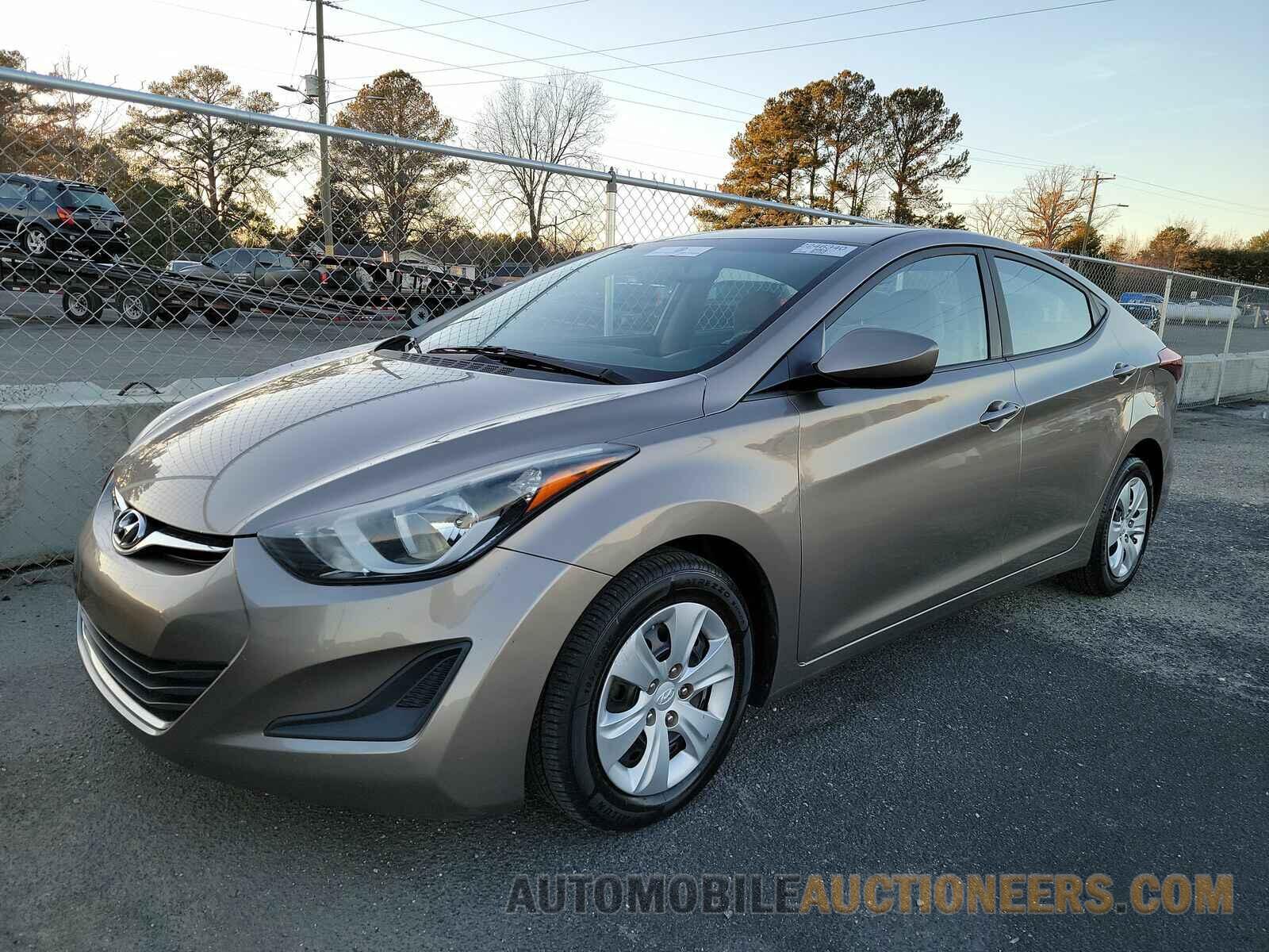 5NPDH4AE3GH722264 Hyundai Elantra SE 2016