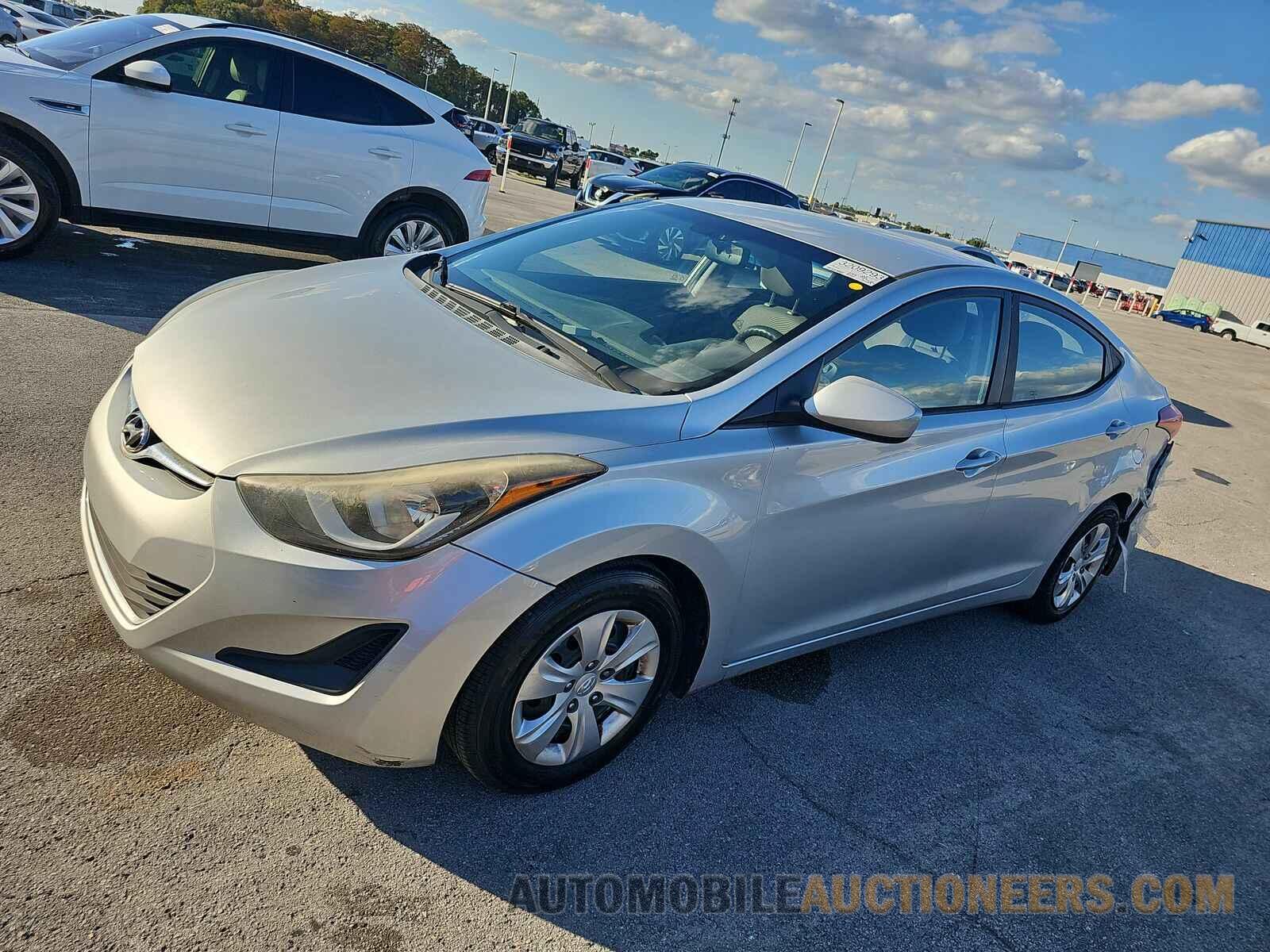 5NPDH4AE3GH757970 Hyundai Elantra SE 2016