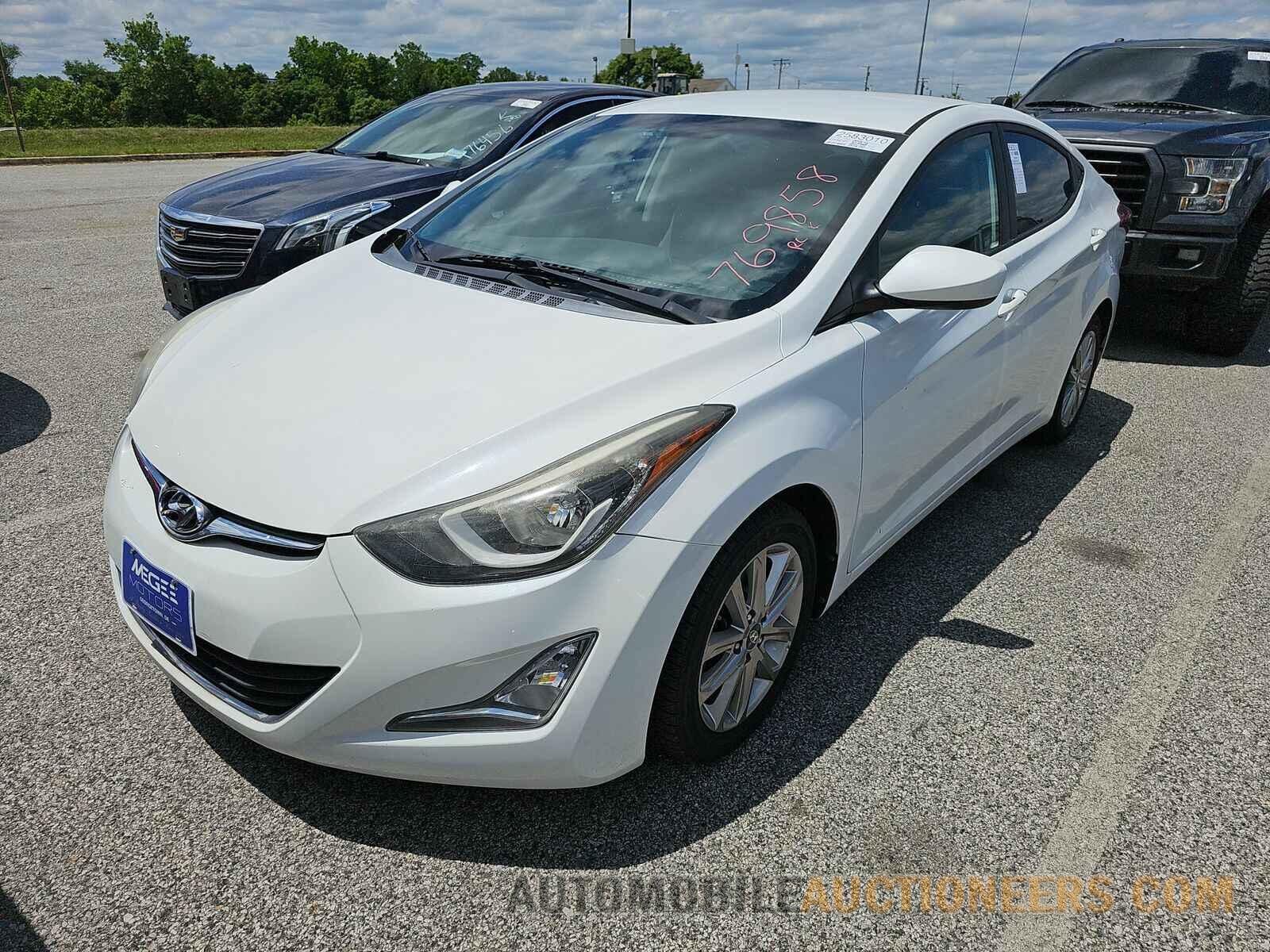 5NPDH4AE3GH769858 Hyundai Elantra SE 2016