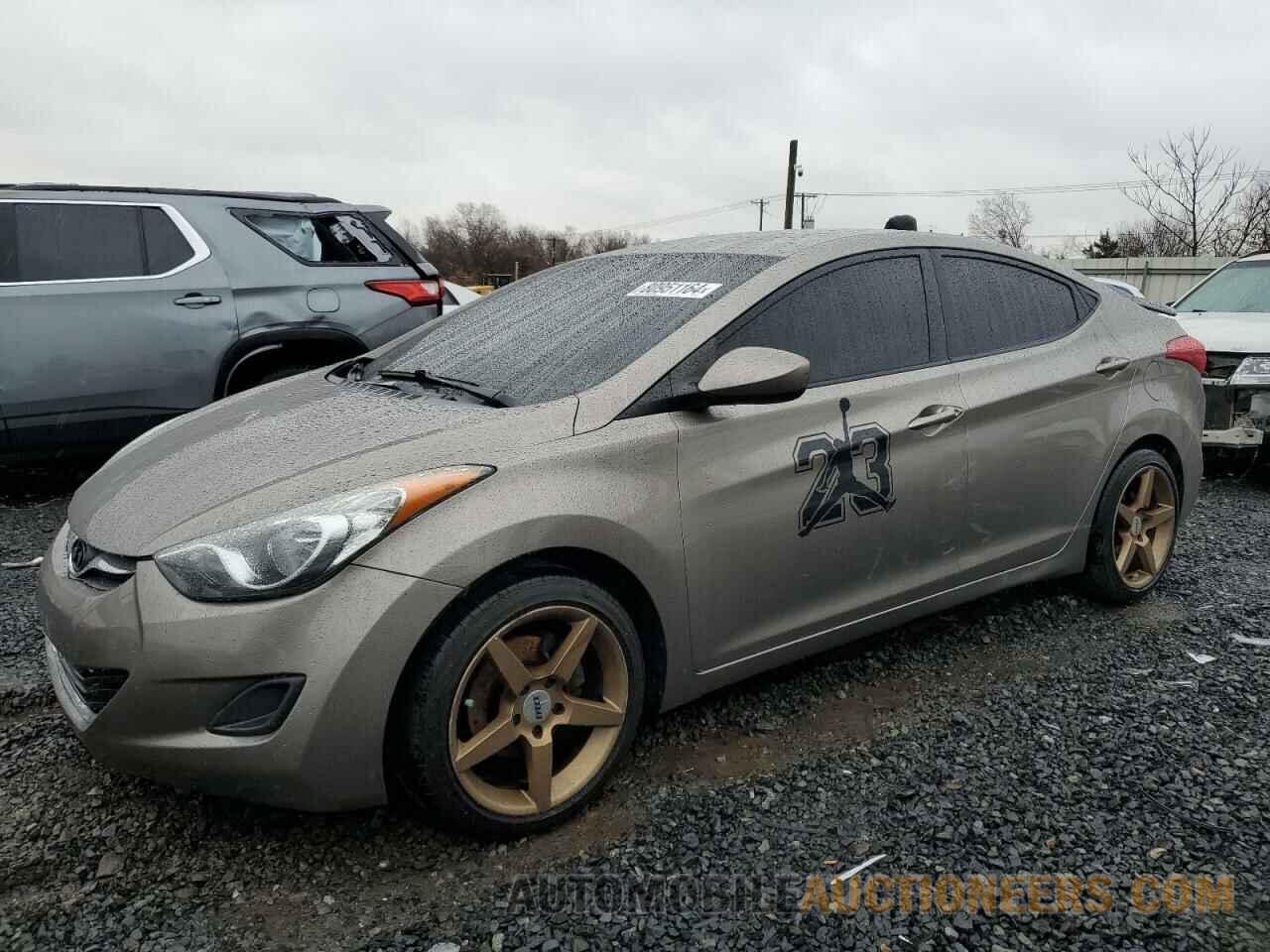 5NPDH4AE4BH023024 HYUNDAI ELANTRA 2011