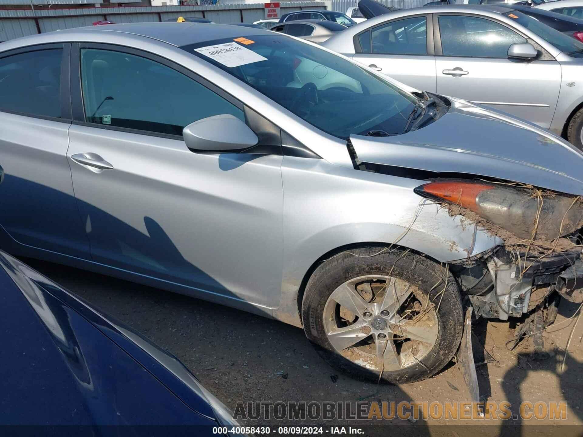 5NPDH4AE4BH024318 HYUNDAI ELANTRA 2011