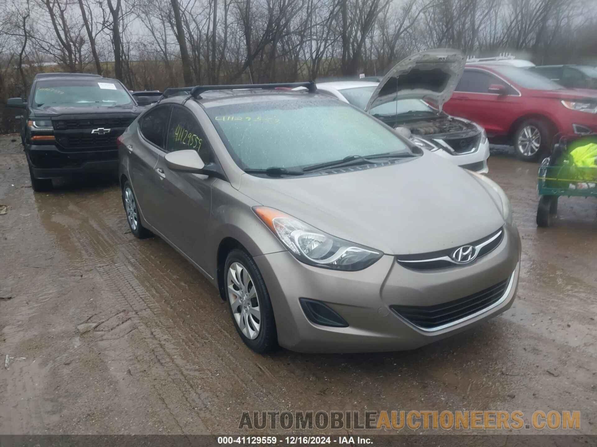 5NPDH4AE4DH159592 HYUNDAI ELANTRA 2013