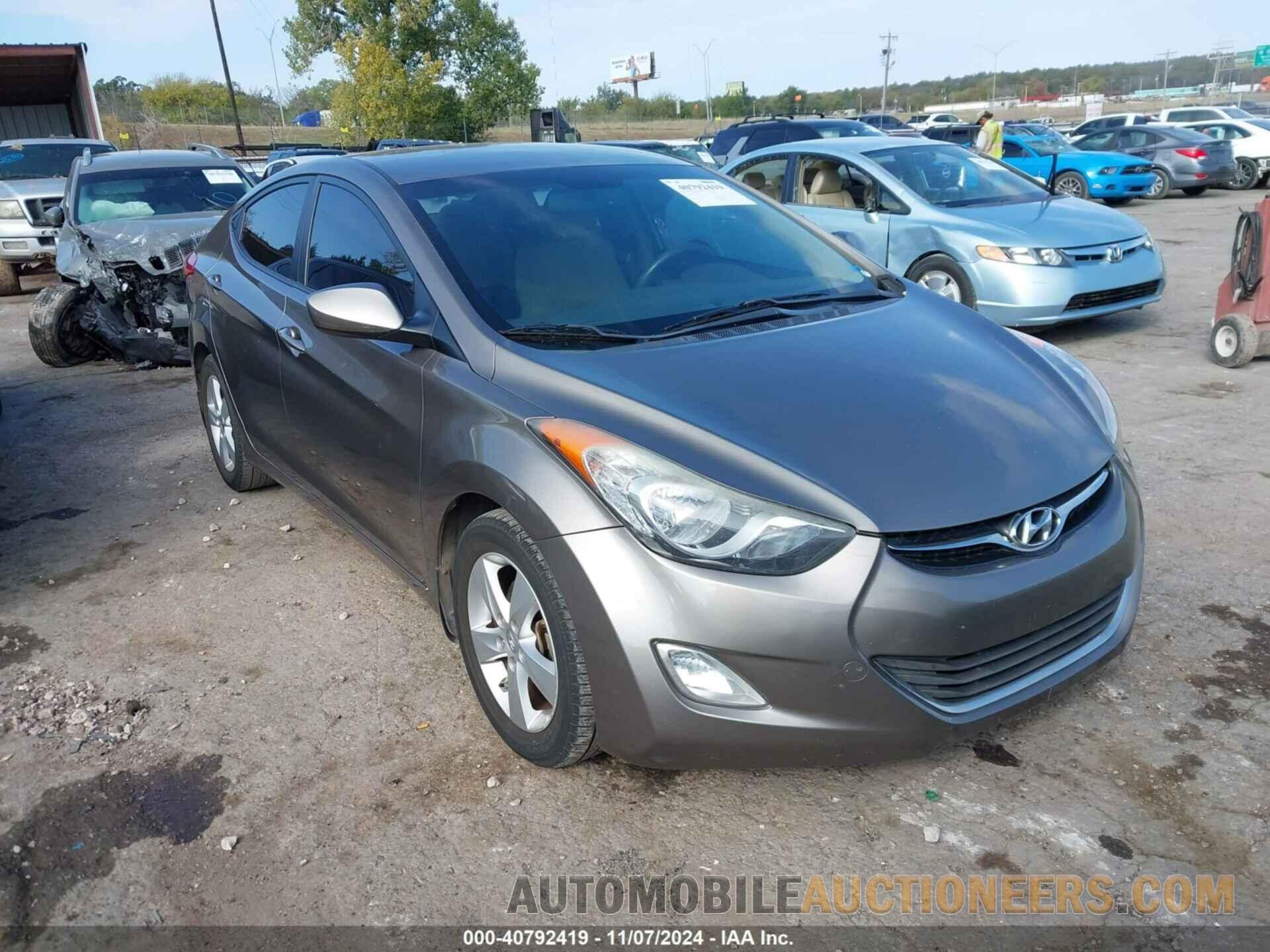 5NPDH4AE4DH172472 HYUNDAI ELANTRA 2013