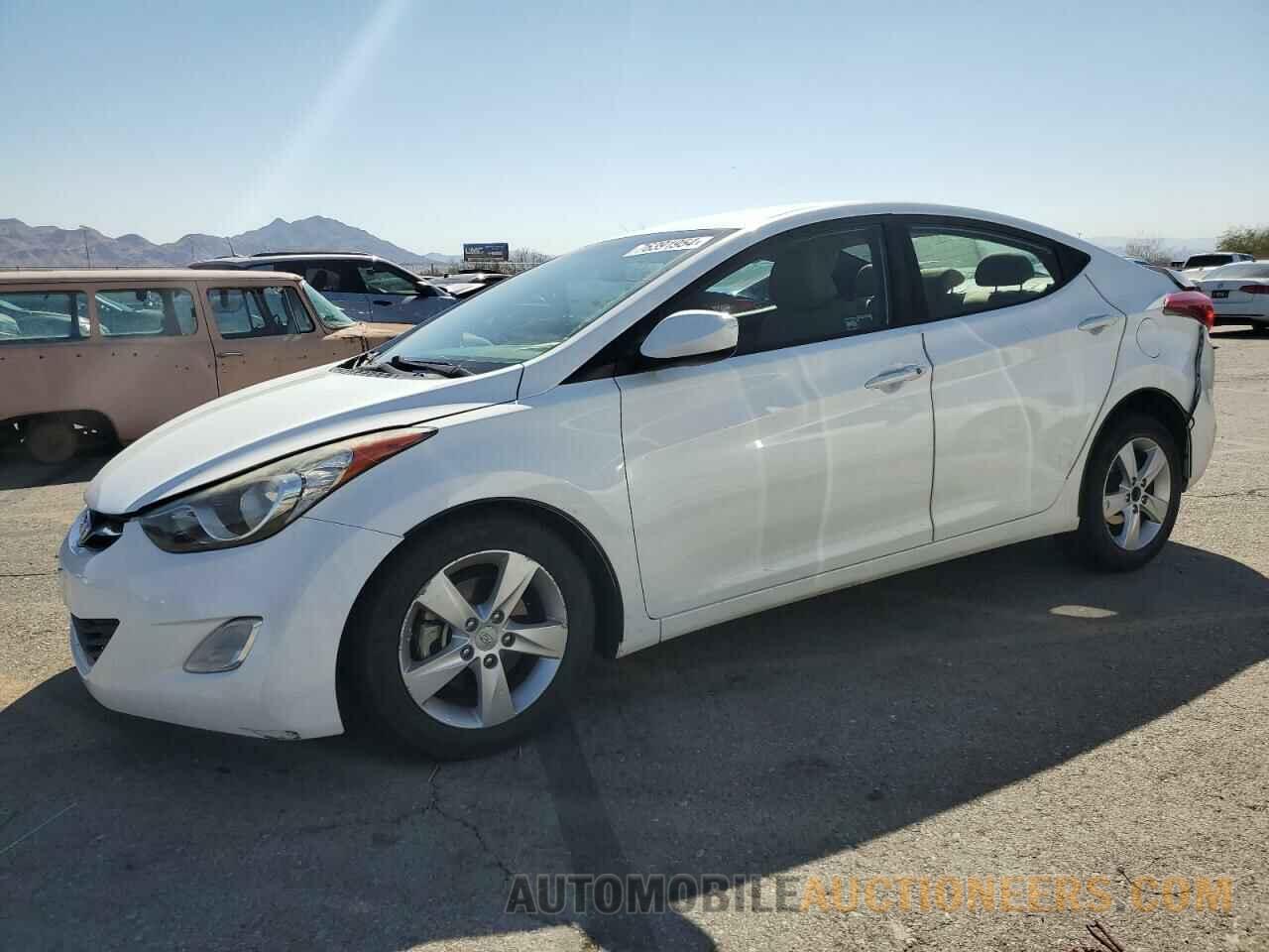 5NPDH4AE4DH177140 HYUNDAI ELANTRA 2013