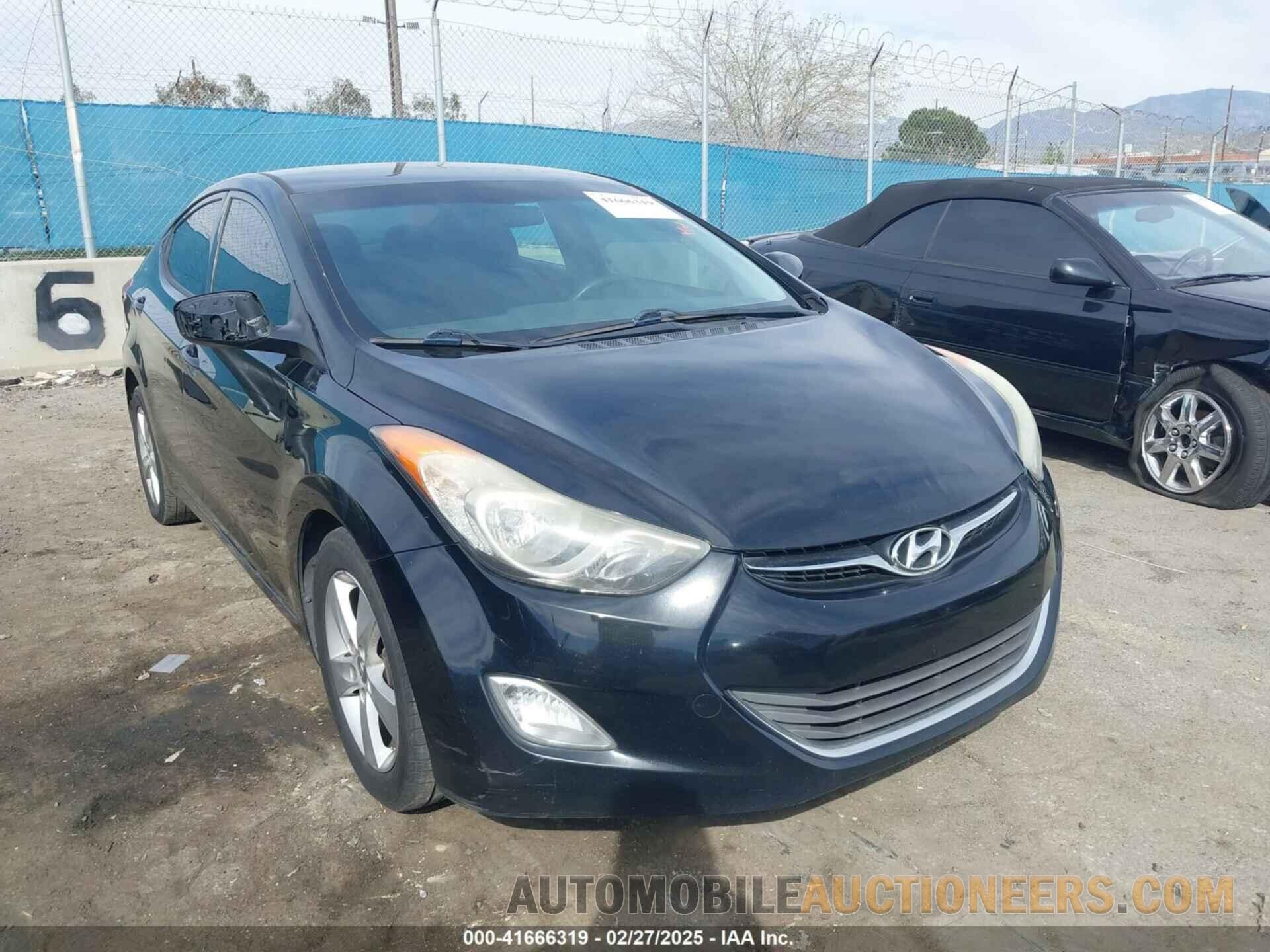 5NPDH4AE4DH325996 HYUNDAI ELANTRA 2013