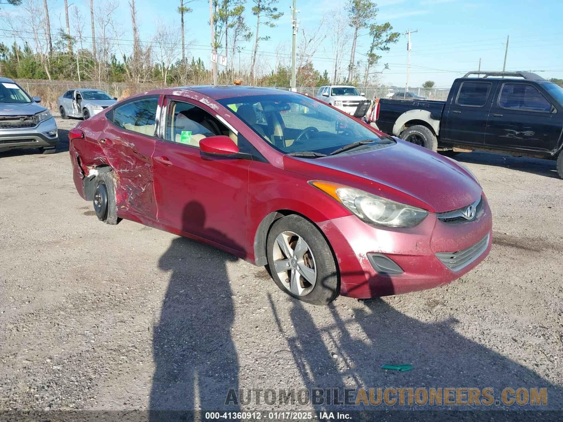 5NPDH4AE4DH327604 HYUNDAI ELANTRA 2013