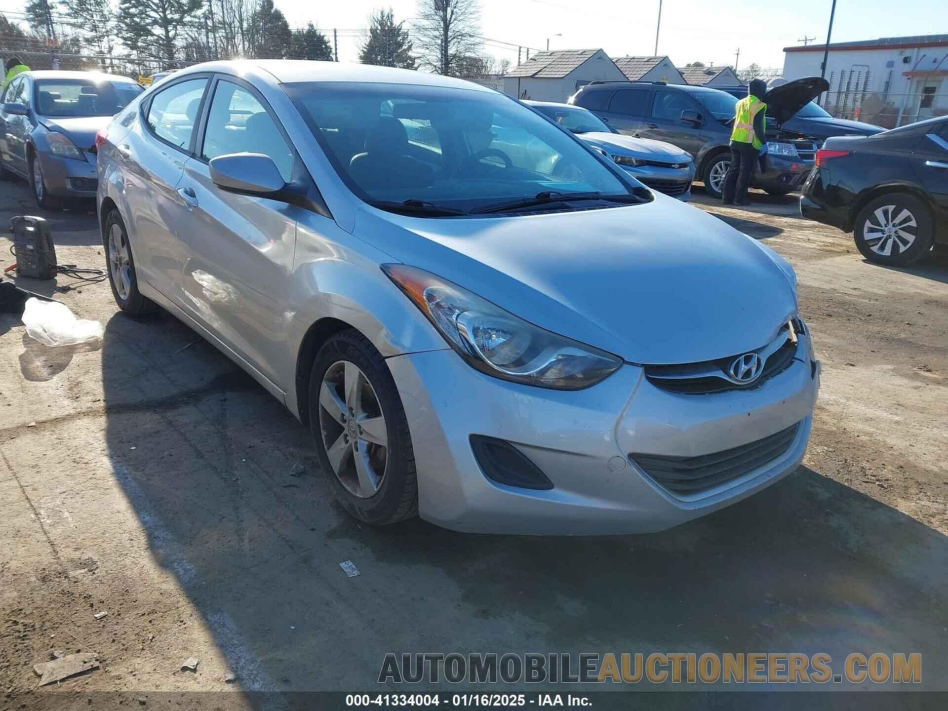 5NPDH4AE4DH385745 HYUNDAI ELANTRA 2013