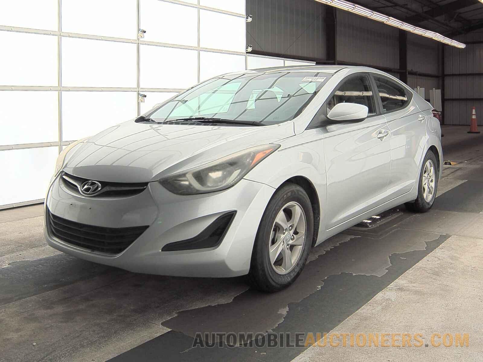 5NPDH4AE4FH548560 Hyundai Elantra SE 2015