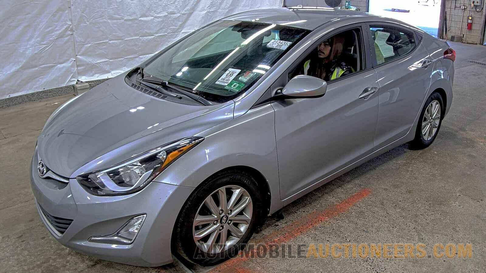 5NPDH4AE4FH558926 Hyundai Elantra SE 2015