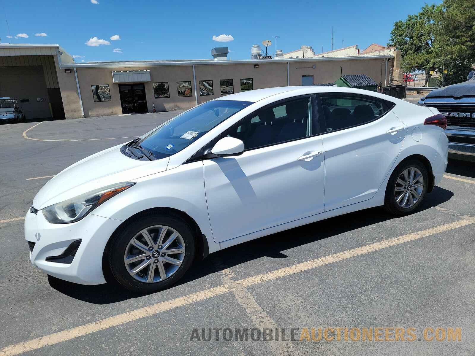 5NPDH4AE4GH655805 Hyundai Elantra 2016