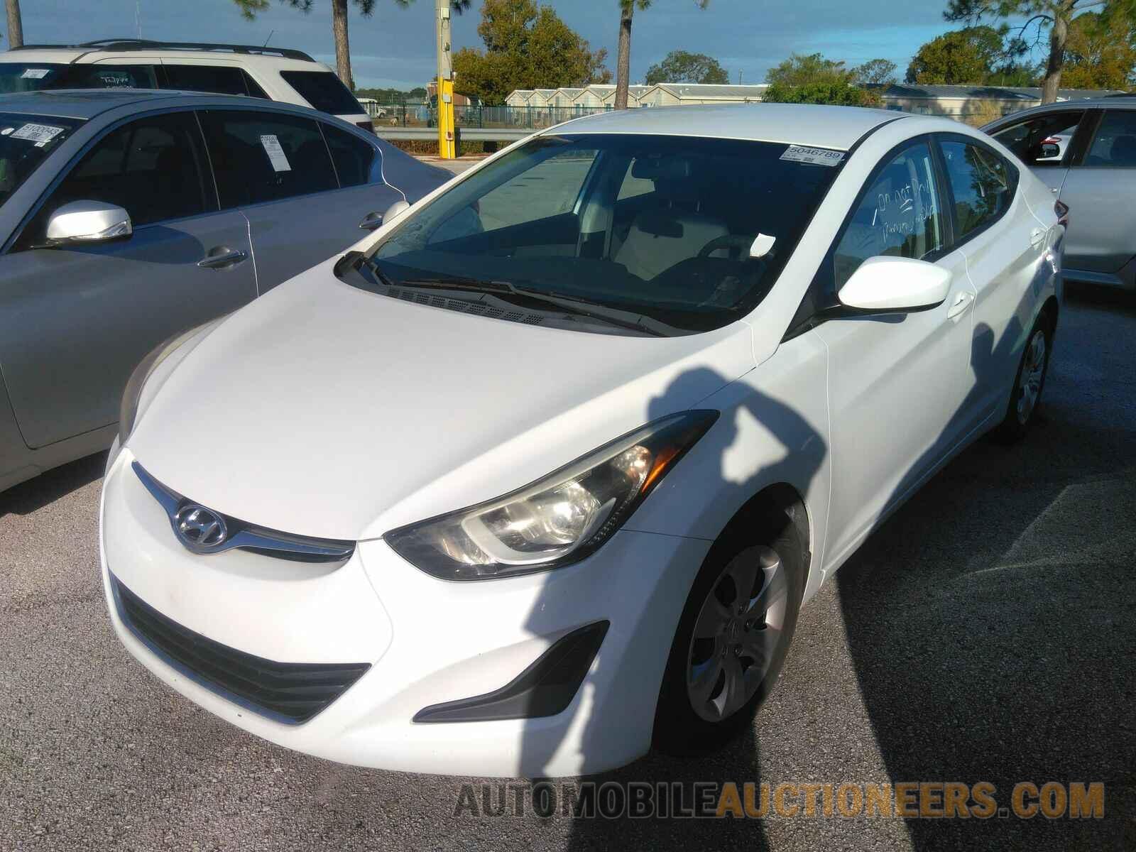 5NPDH4AE4GH677450 Hyundai Elantra 2016