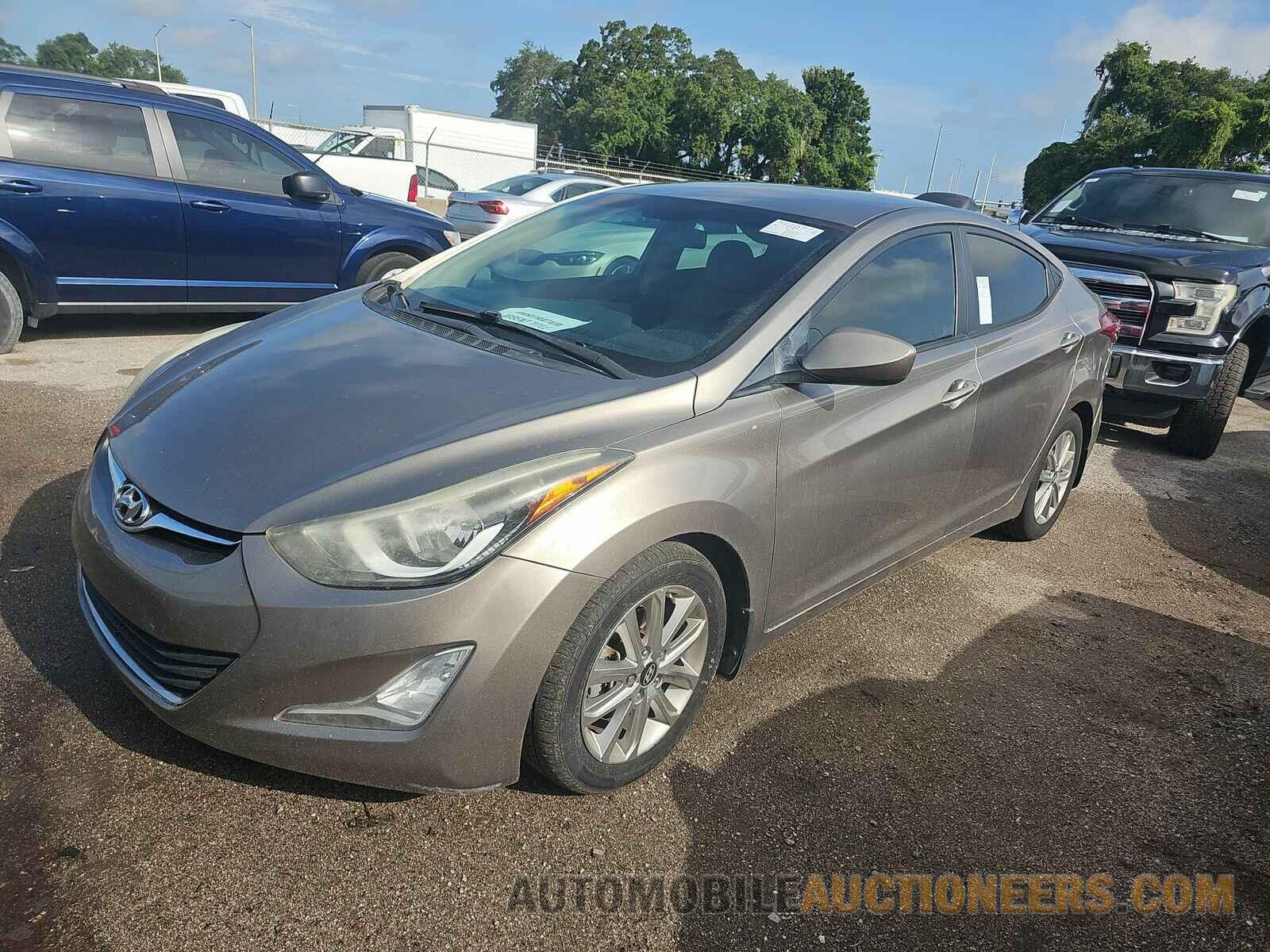 5NPDH4AE4GH716893 Hyundai Elantra SE 2016