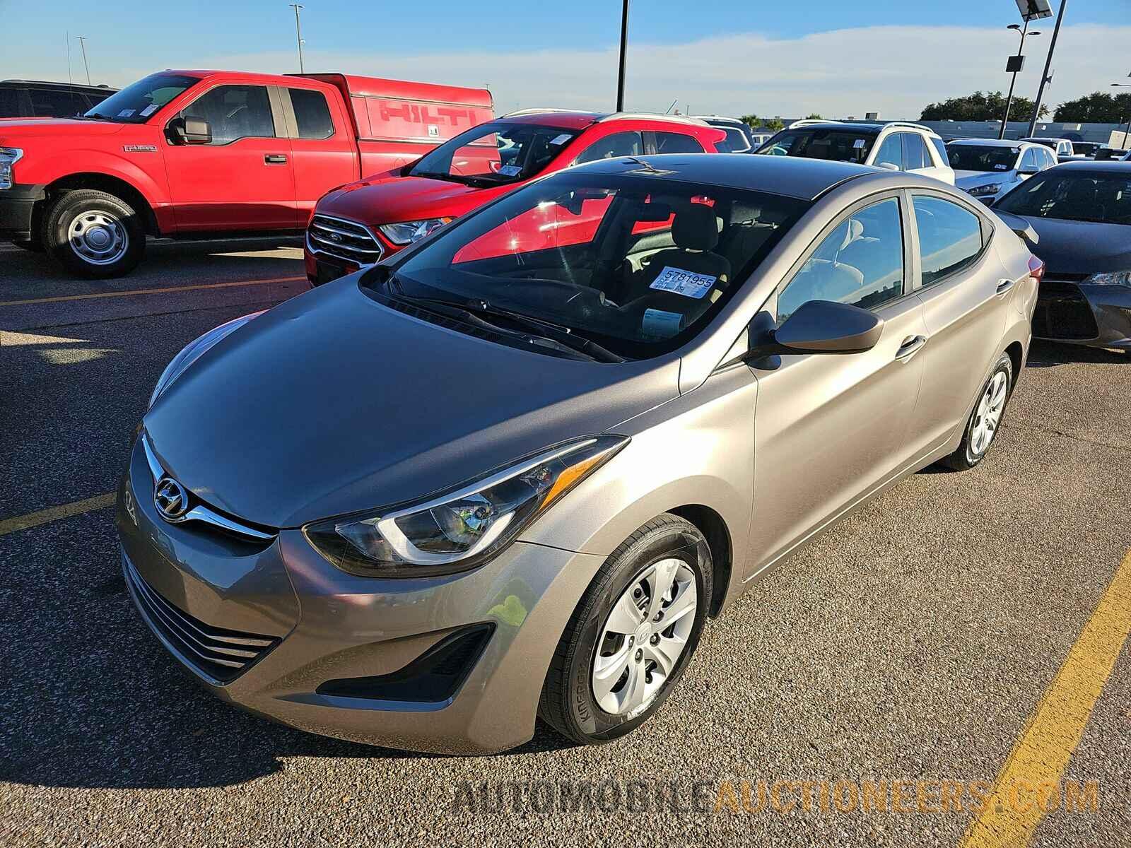 5NPDH4AE4GH736903 Hyundai Elantra 2016