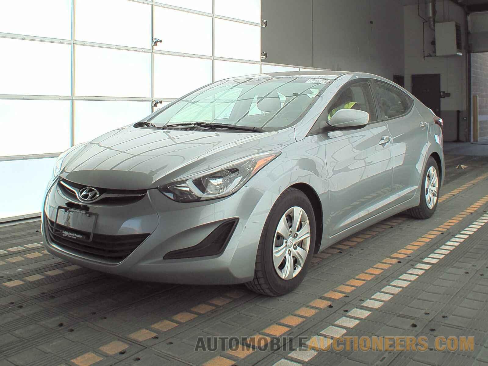 5NPDH4AE4GH737078 Hyundai Elantra SE 2016