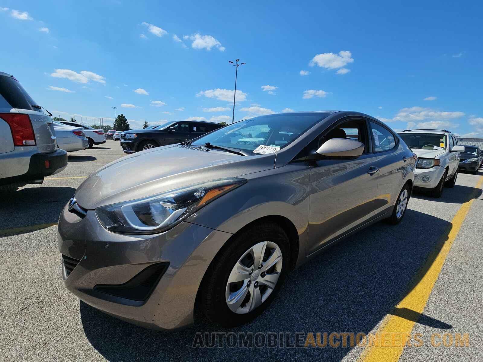 5NPDH4AE4GH751451 Hyundai Elantra SE 2016