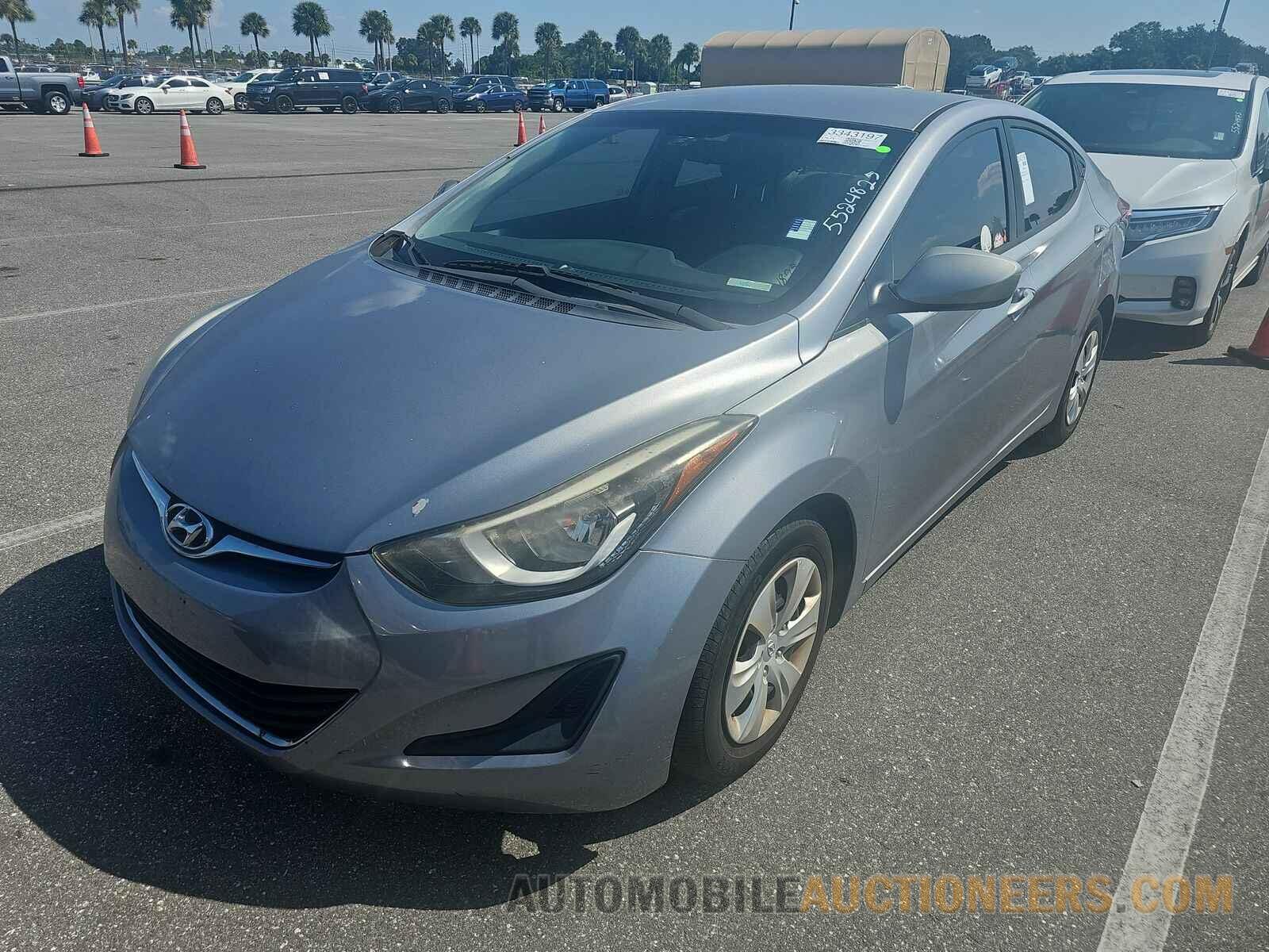 5NPDH4AE4GH751675 Hyundai Elantra SE 2016