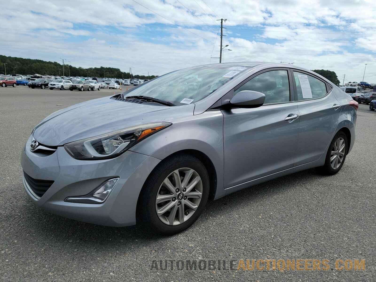 5NPDH4AE4GH768203 Hyundai Elantra SE 2016