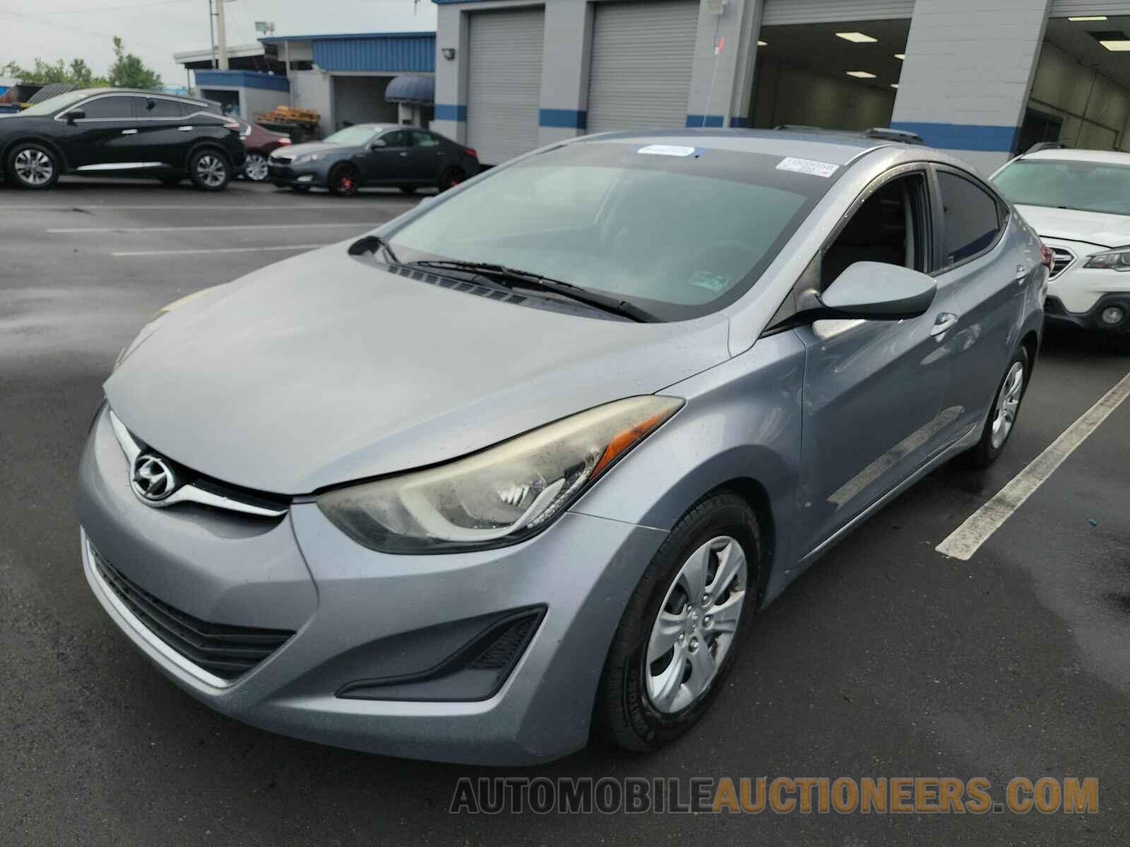 5NPDH4AE4GH776866 Hyundai Elantra SE 2016