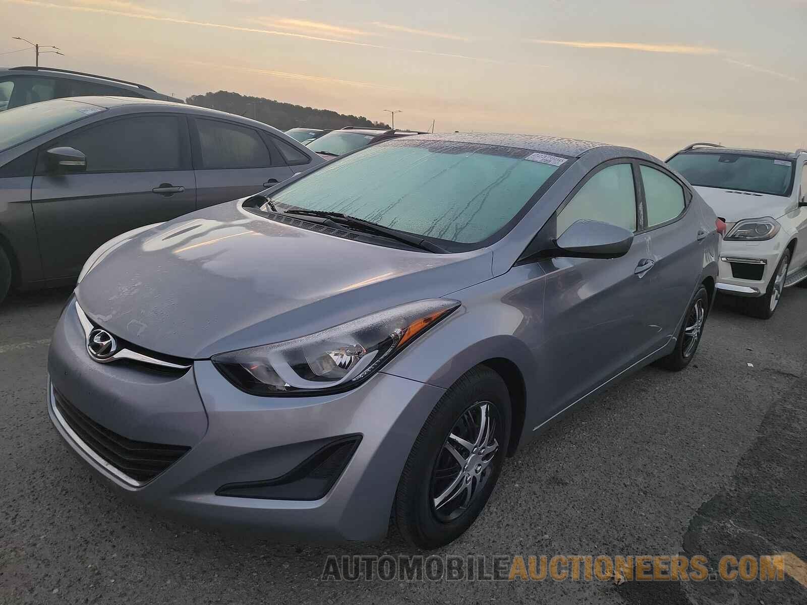 5NPDH4AE4GH793604 Hyundai Elantra SE 2016