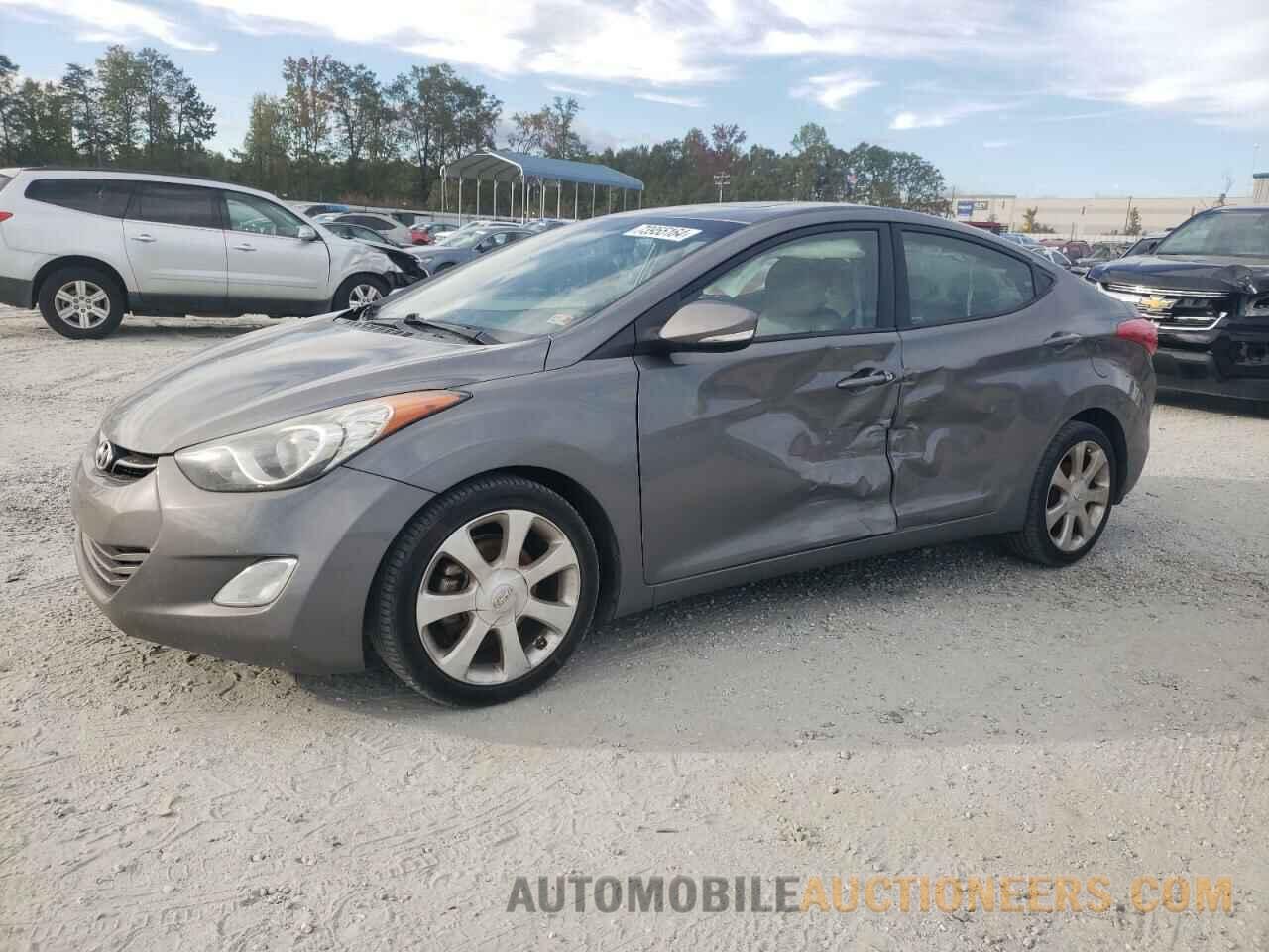 5NPDH4AE5DH215653 HYUNDAI ELANTRA 2013