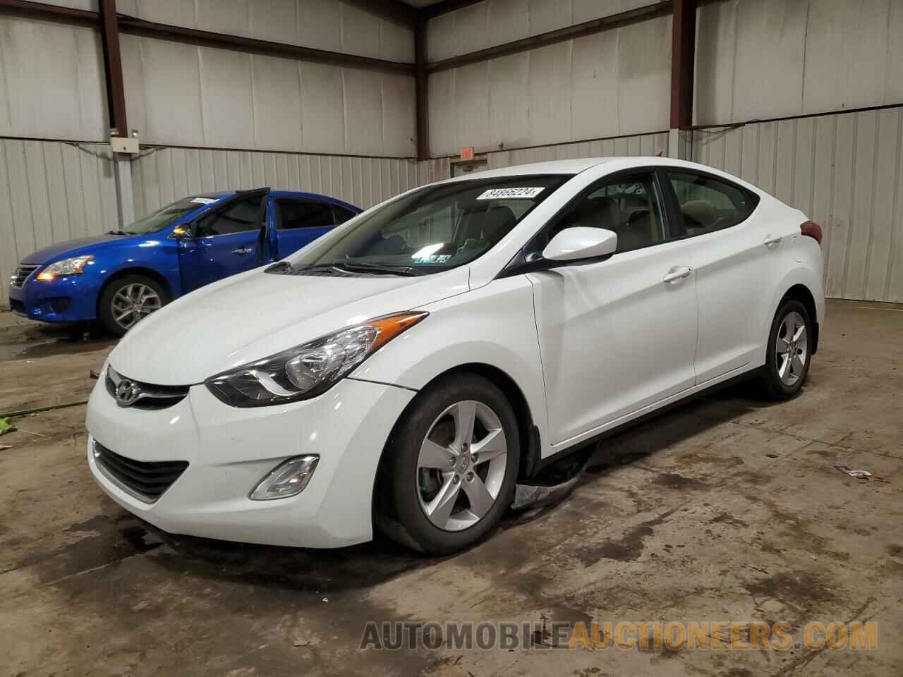 5NPDH4AE5DH276663 HYUNDAI ELANTRA 2013