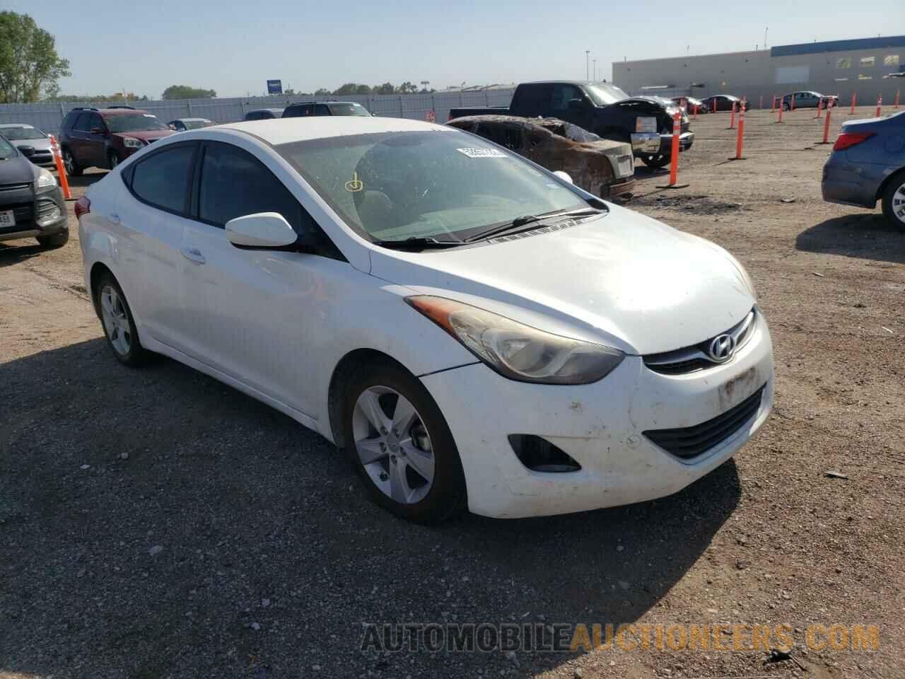 5NPDH4AE5DH310858 HYUNDAI ELANTRA 2013