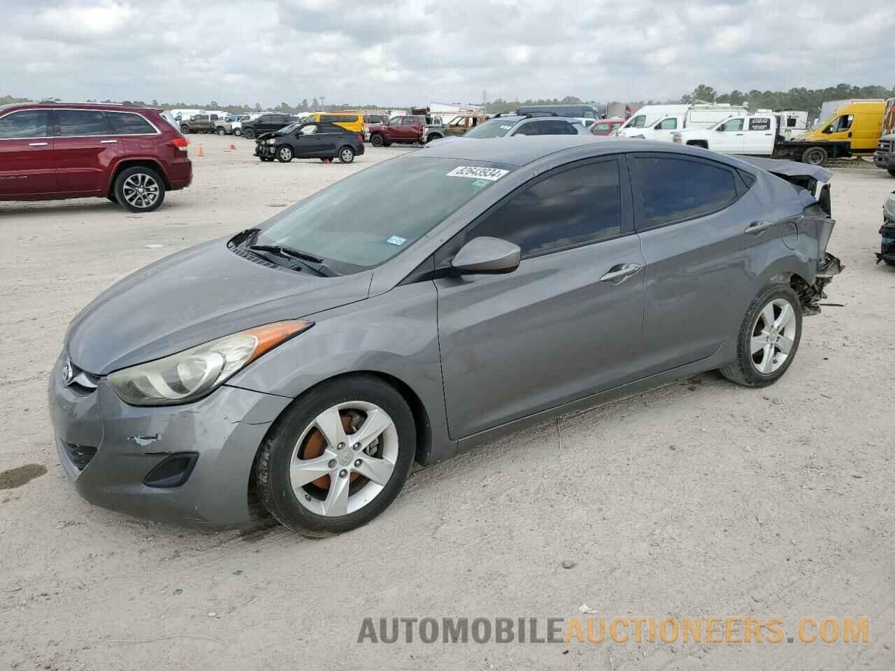 5NPDH4AE5DH310956 HYUNDAI ELANTRA 2013