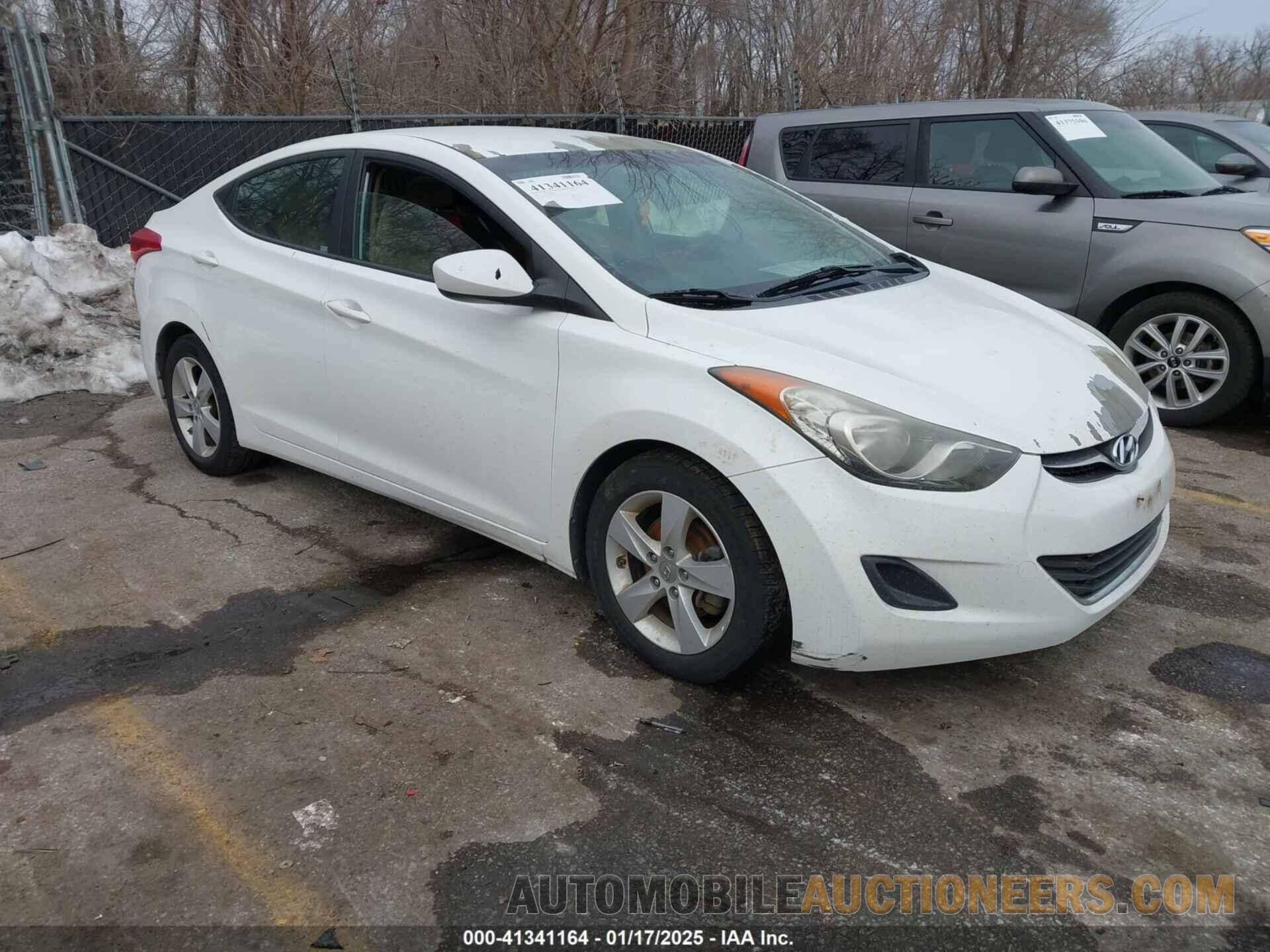 5NPDH4AE5DH324842 HYUNDAI ELANTRA 2013