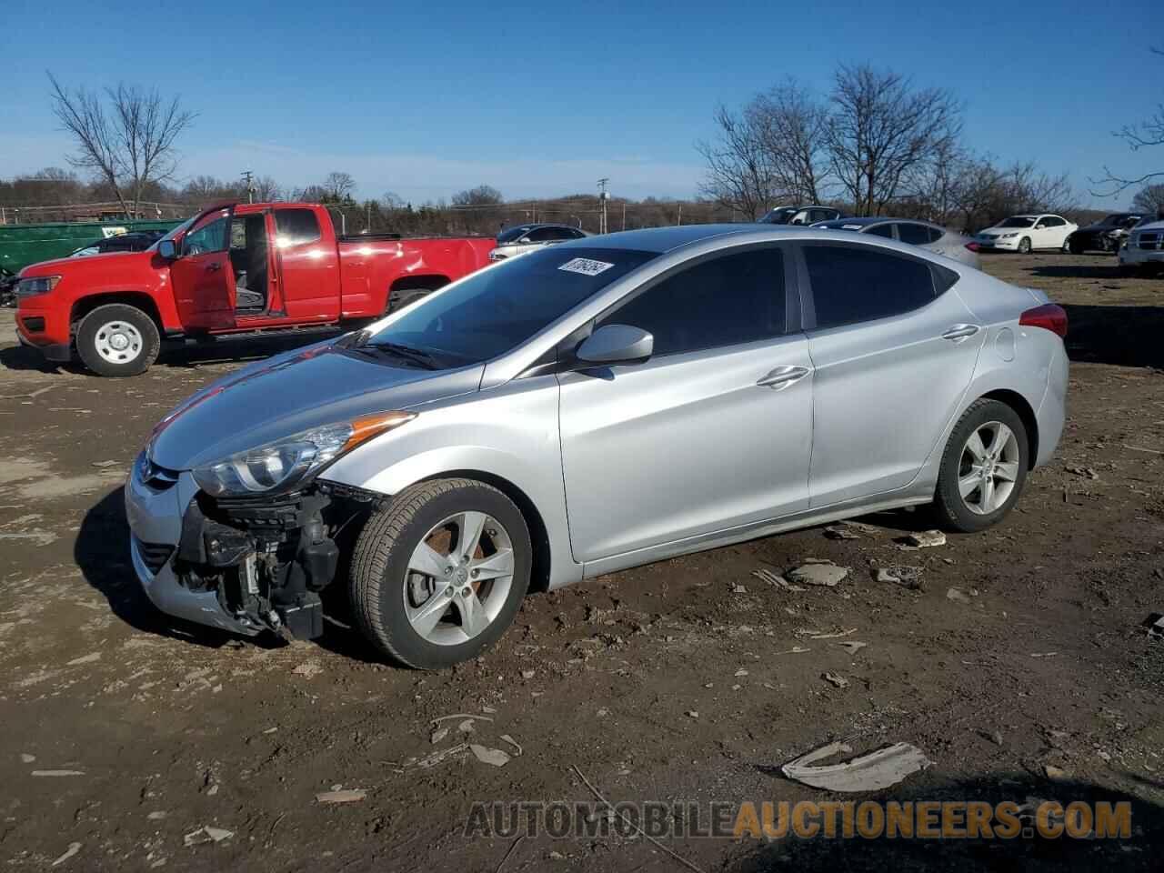 5NPDH4AE5DH329880 HYUNDAI ELANTRA 2013