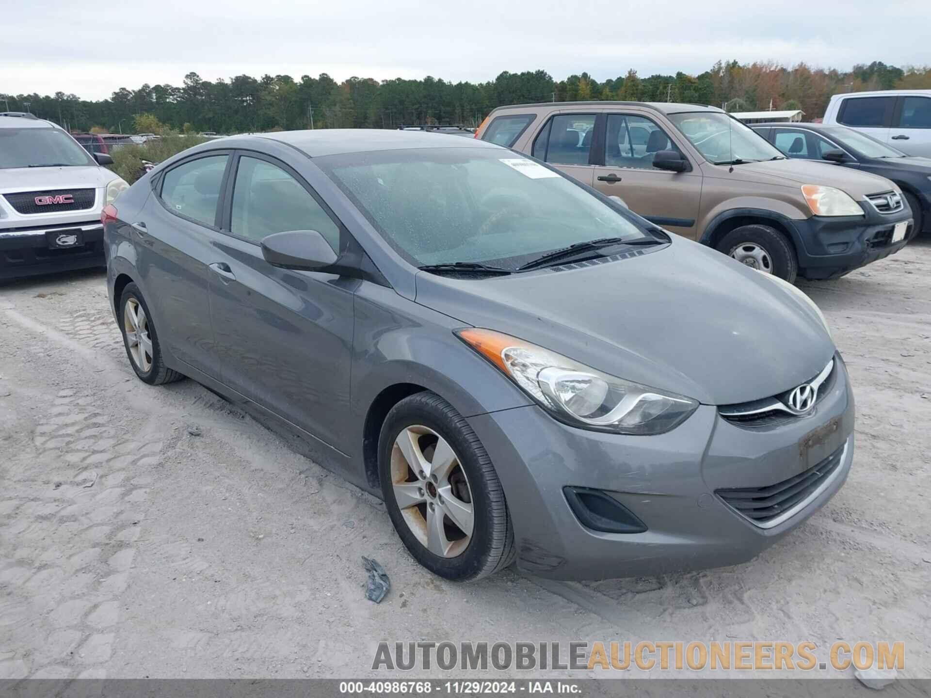 5NPDH4AE5DH367772 HYUNDAI ELANTRA 2013