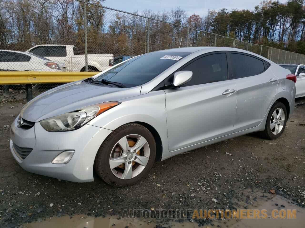 5NPDH4AE5DH381560 HYUNDAI ELANTRA 2013