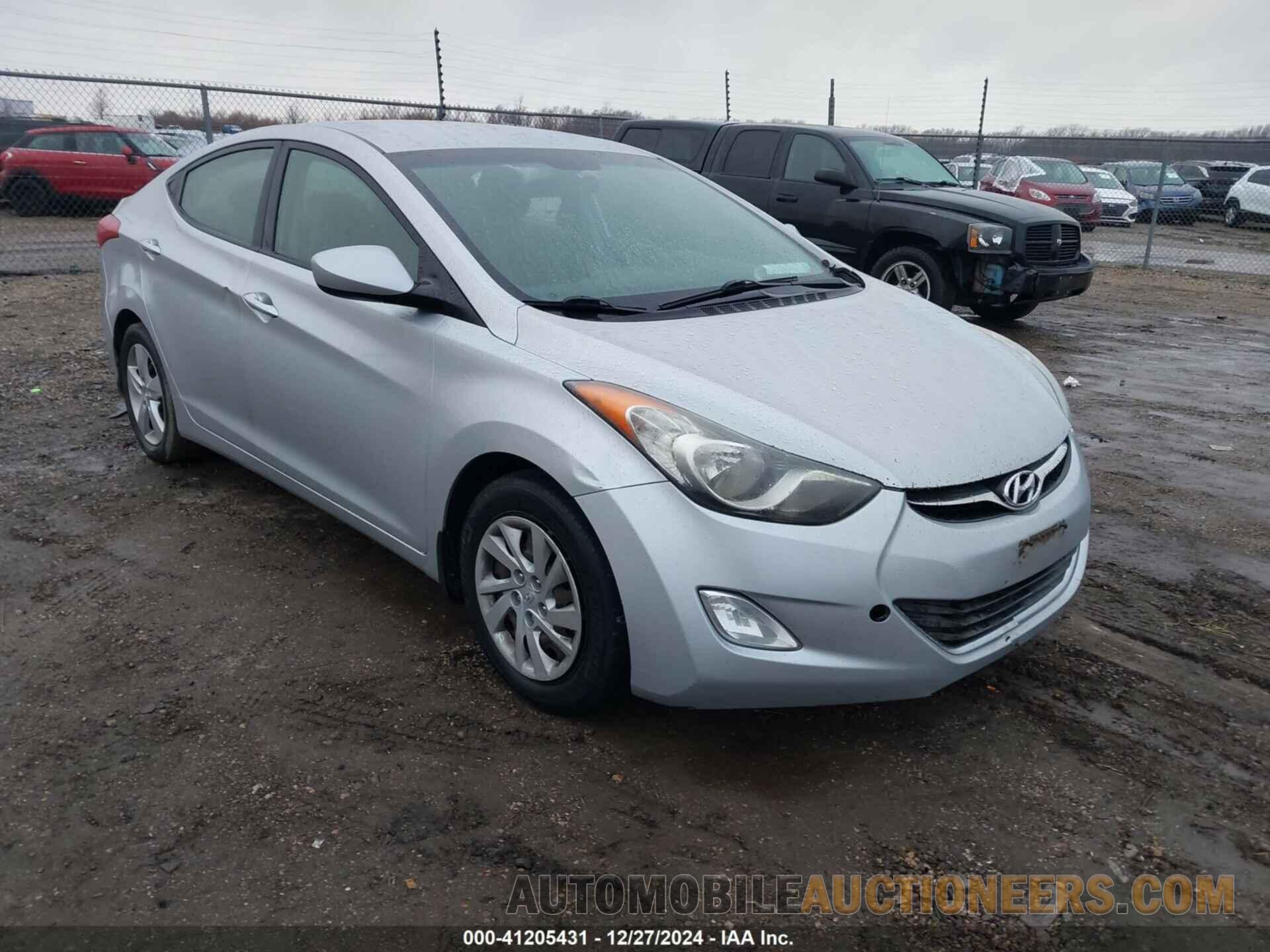 5NPDH4AE5DH425492 HYUNDAI ELANTRA 2013