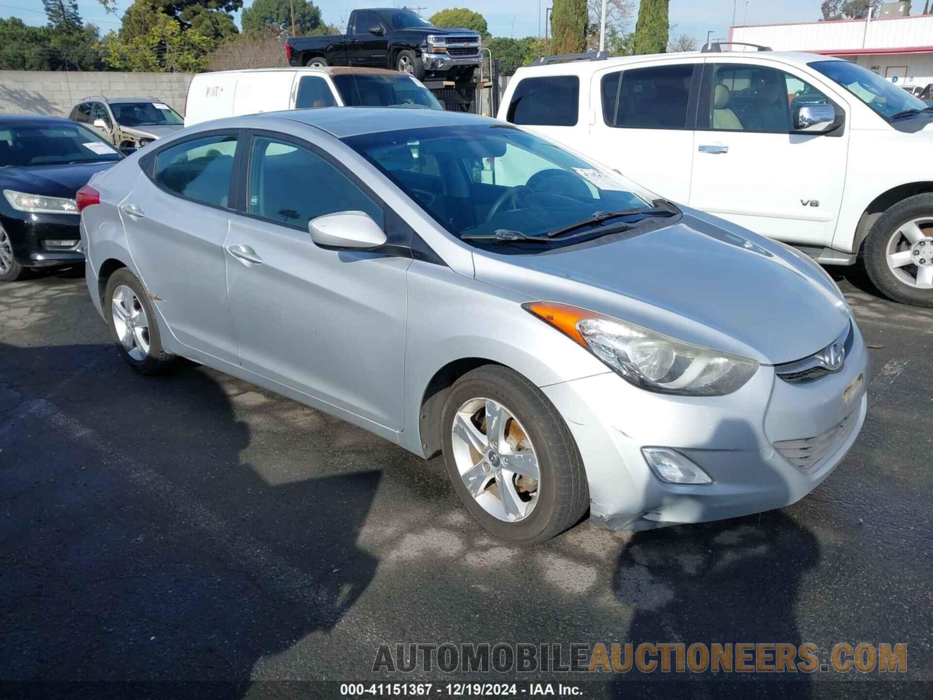 5NPDH4AE5DH438520 HYUNDAI ELANTRA 2013