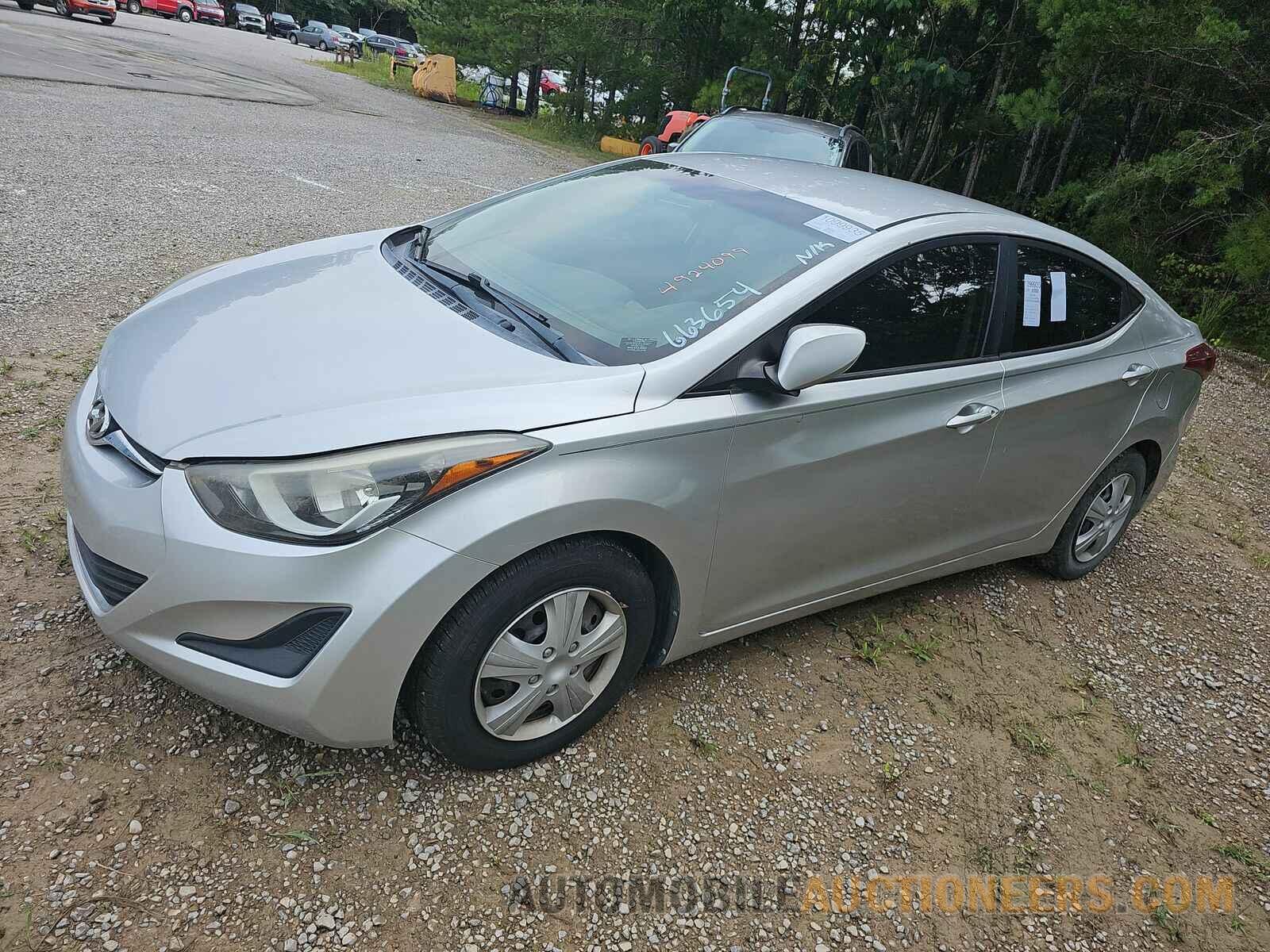 5NPDH4AE5GH663654 Hyundai Elantra SE 2016