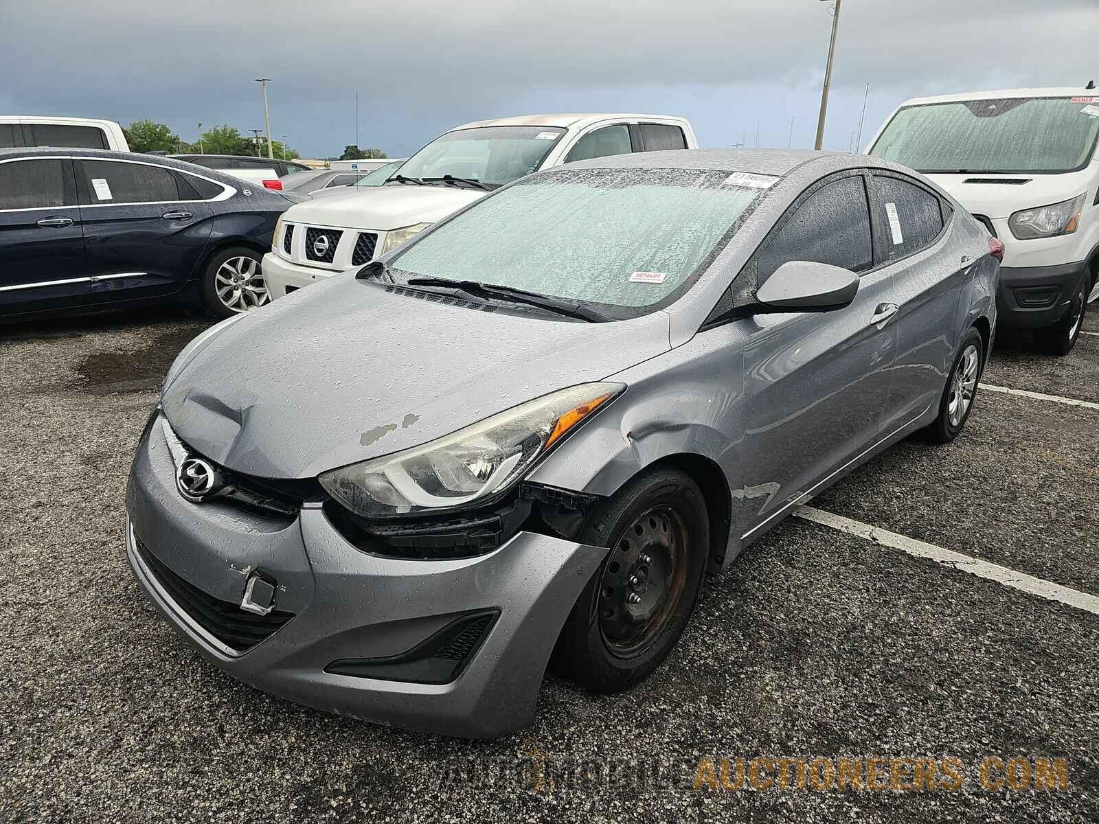 5NPDH4AE5GH744640 Hyundai Elantra SE 2016