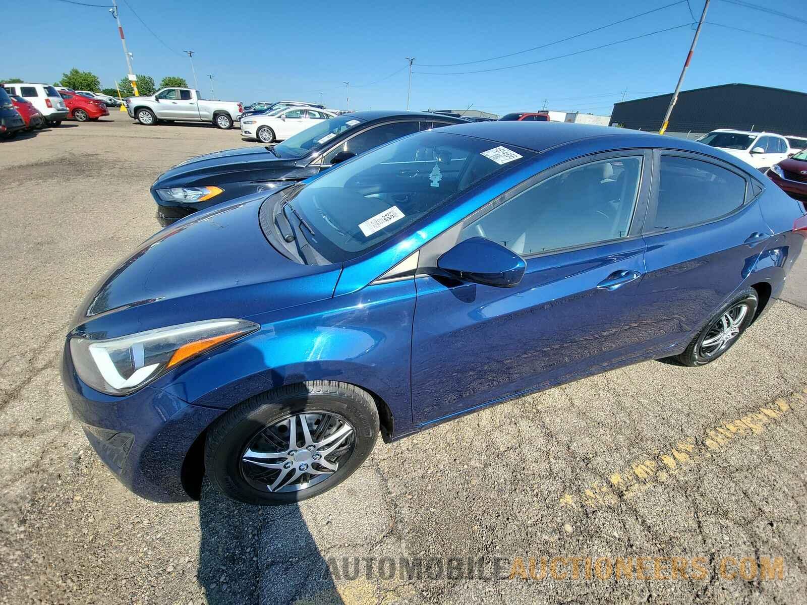 5NPDH4AE5GH755587 Hyundai Elantra SE 2016