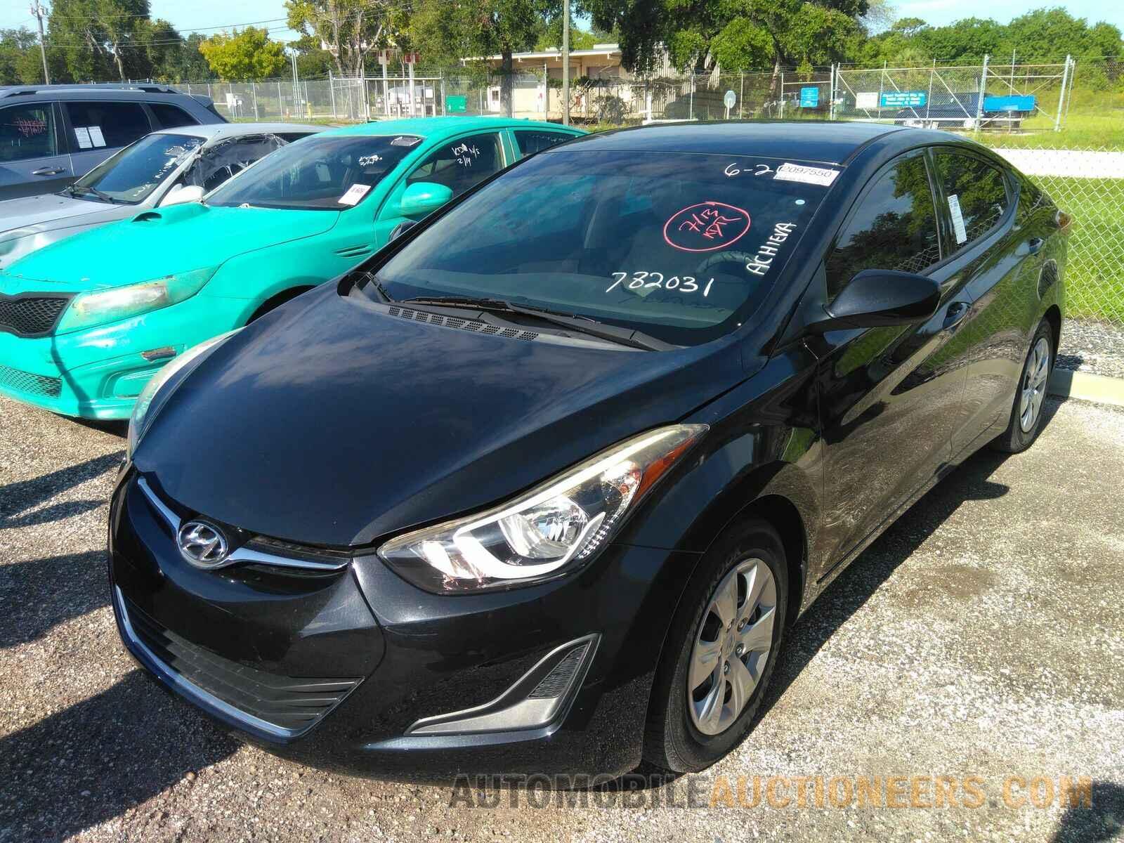 5NPDH4AE5GH782031 Hyundai Elantra 2016