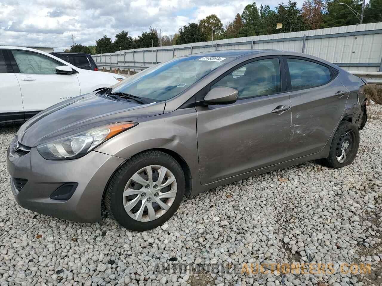 5NPDH4AE6BH023803 HYUNDAI ELANTRA 2011