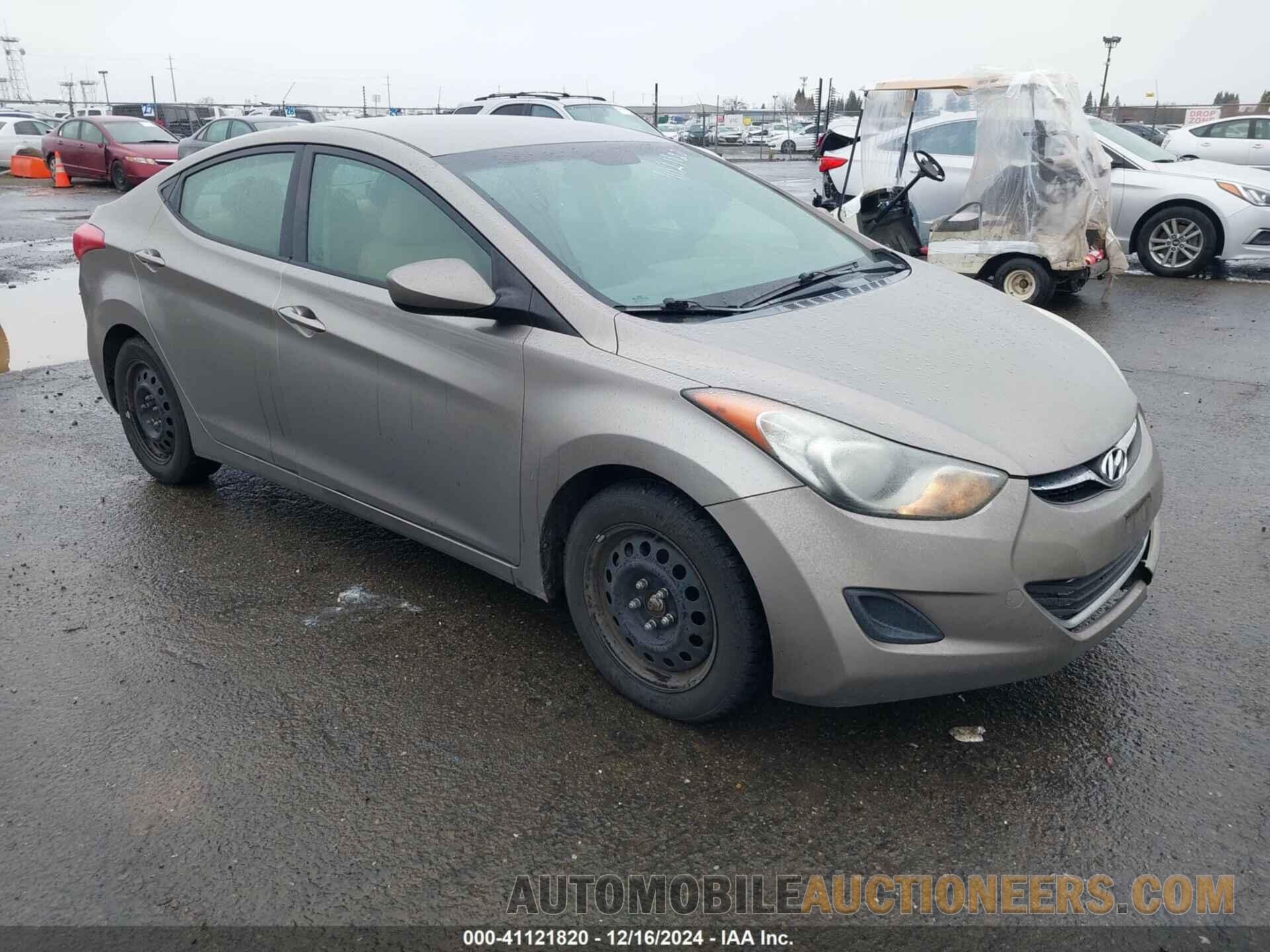 5NPDH4AE6BH028872 HYUNDAI ELANTRA 2011