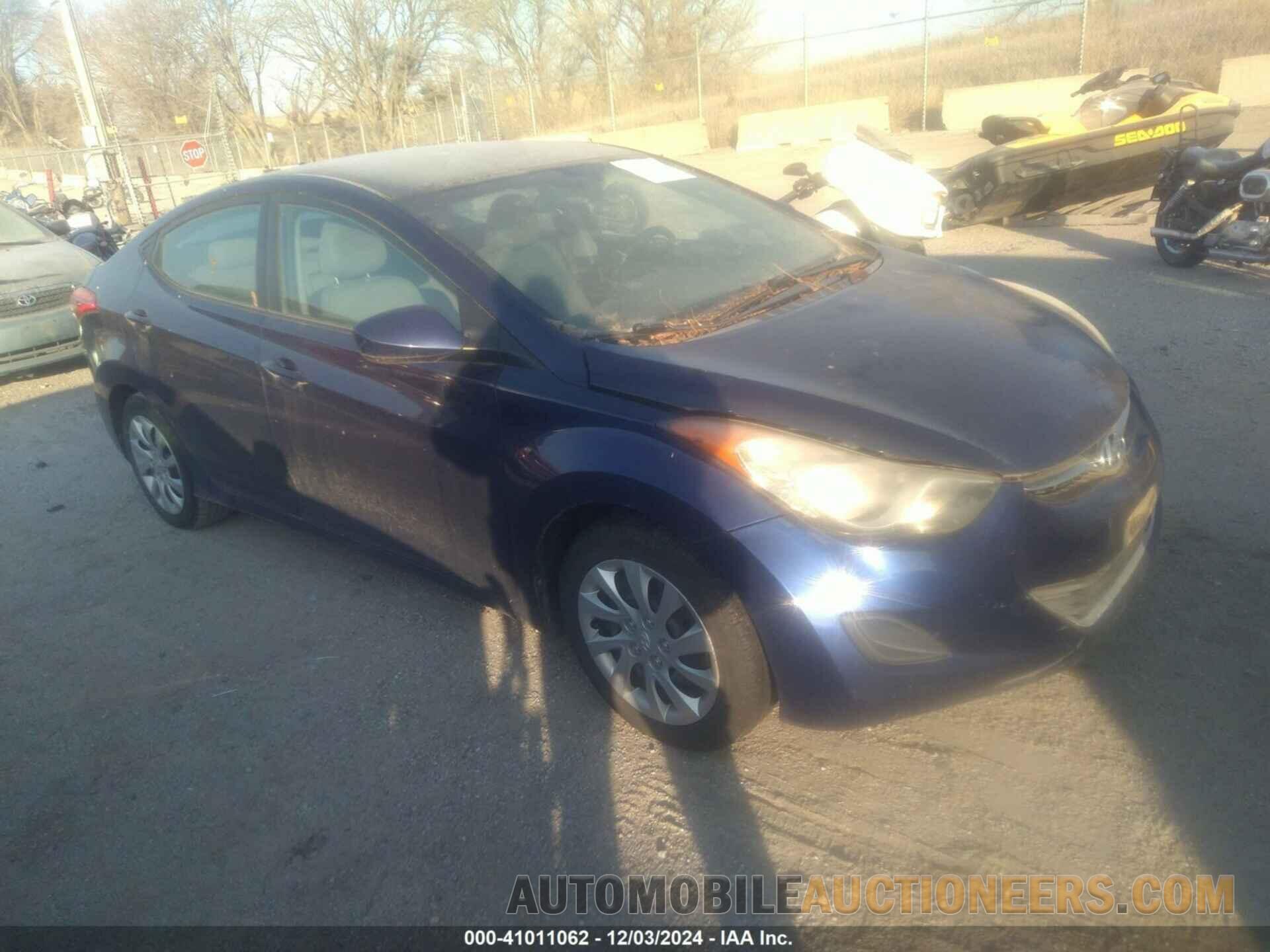 5NPDH4AE6BH029679 HYUNDAI ELANTRA 2011